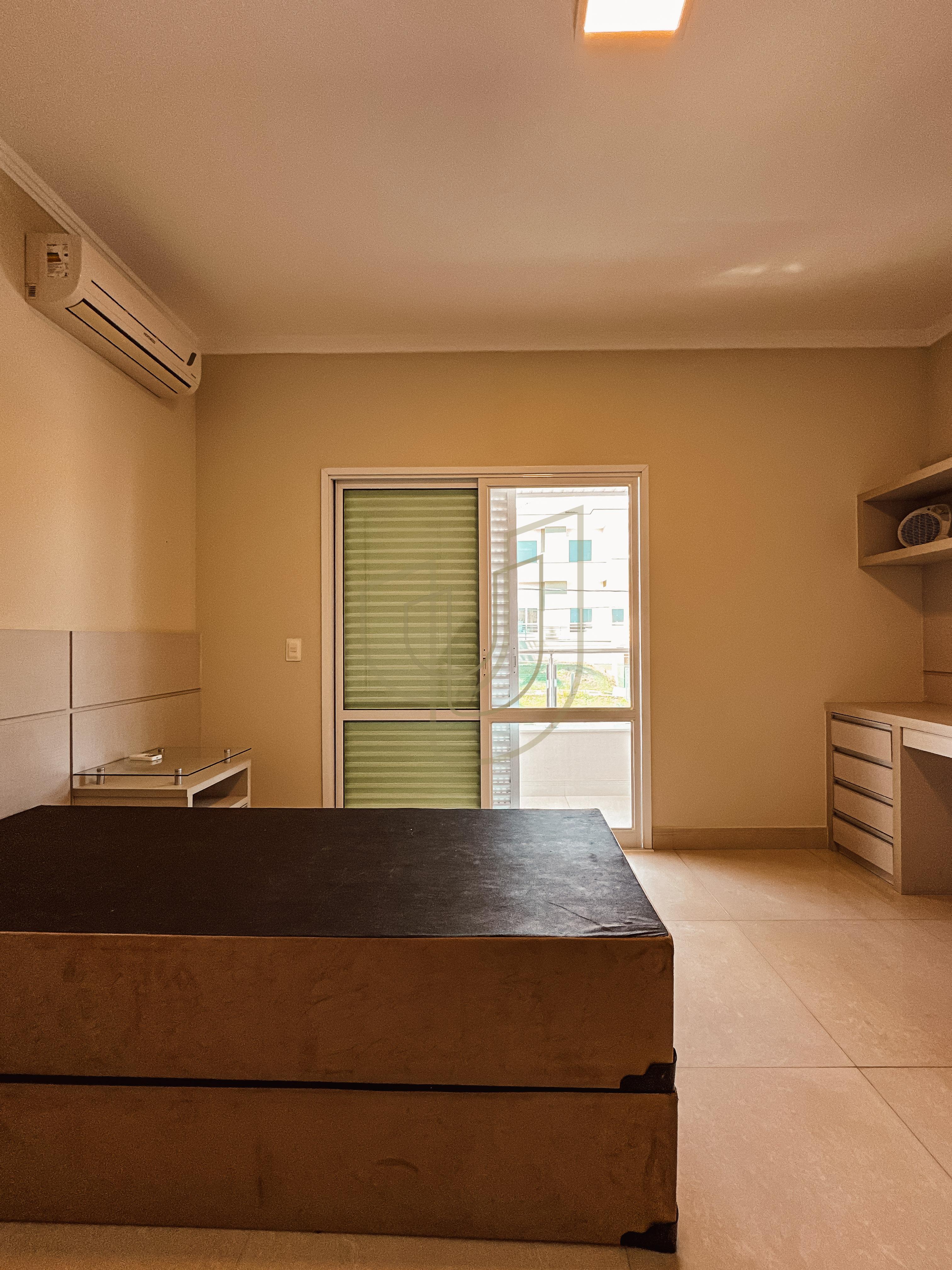 Sobrado com 4 Su&iacute;tes no Residencial Jaguary Av. Aquarela do Brasil São José dos Campos - 