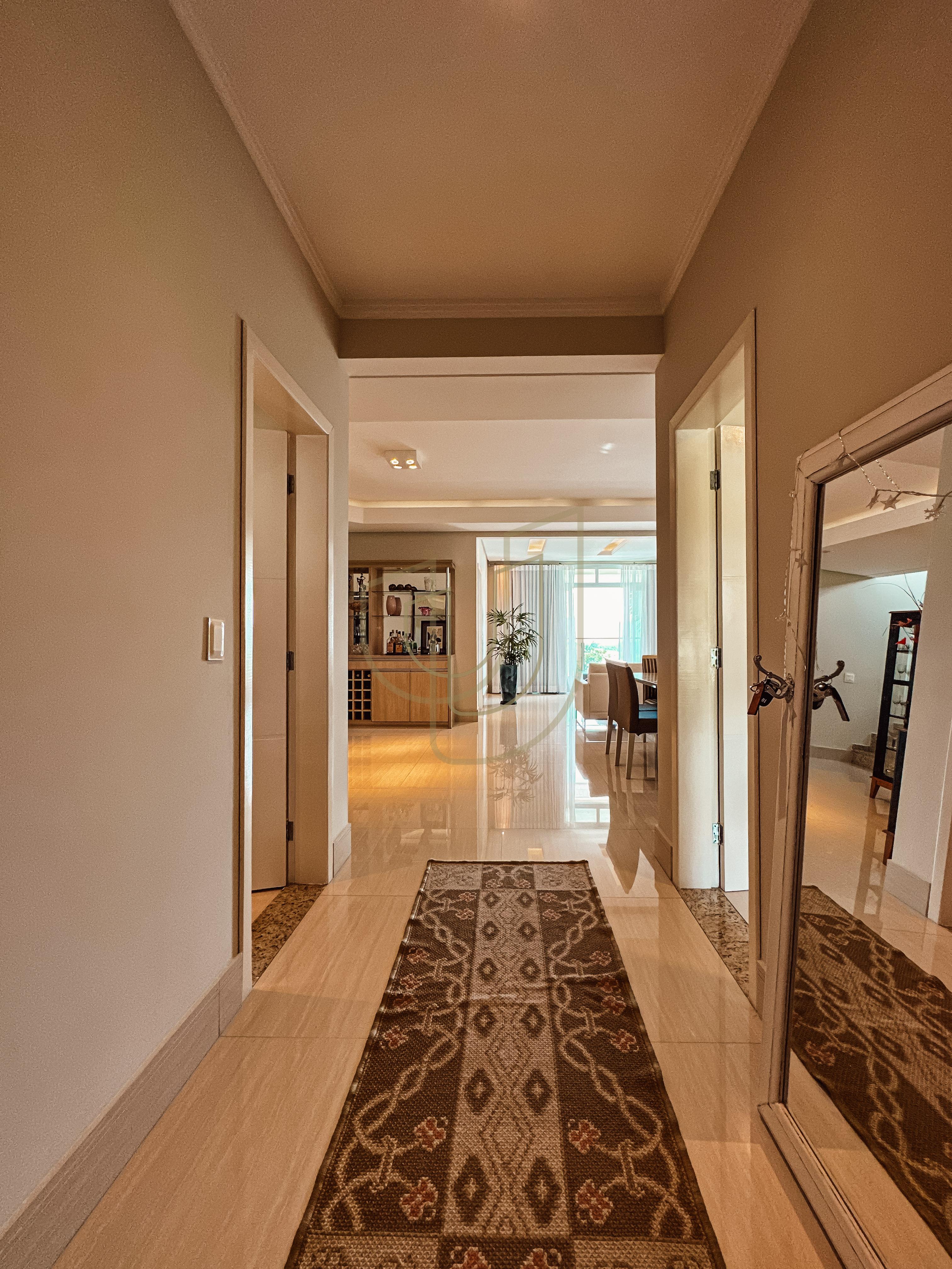 Sobrado com 4 Su&iacute;tes no Residencial Jaguary Av. Aquarela do Brasil São José dos Campos - 