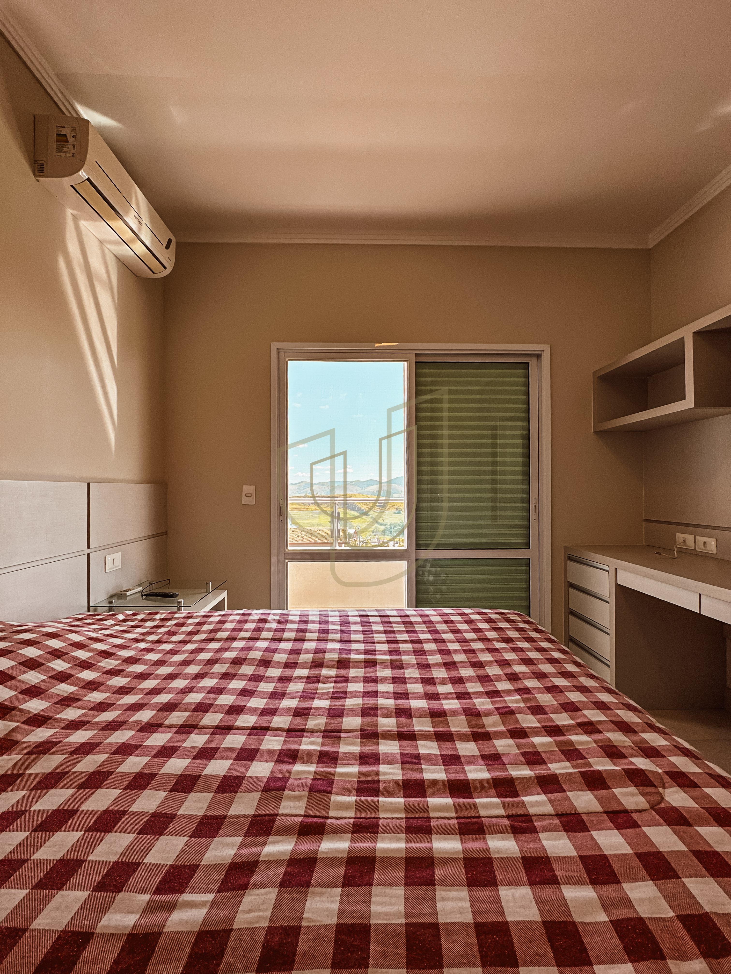 Sobrado com 4 Su&iacute;tes no Residencial Jaguary Av. Aquarela do Brasil São José dos Campos - 