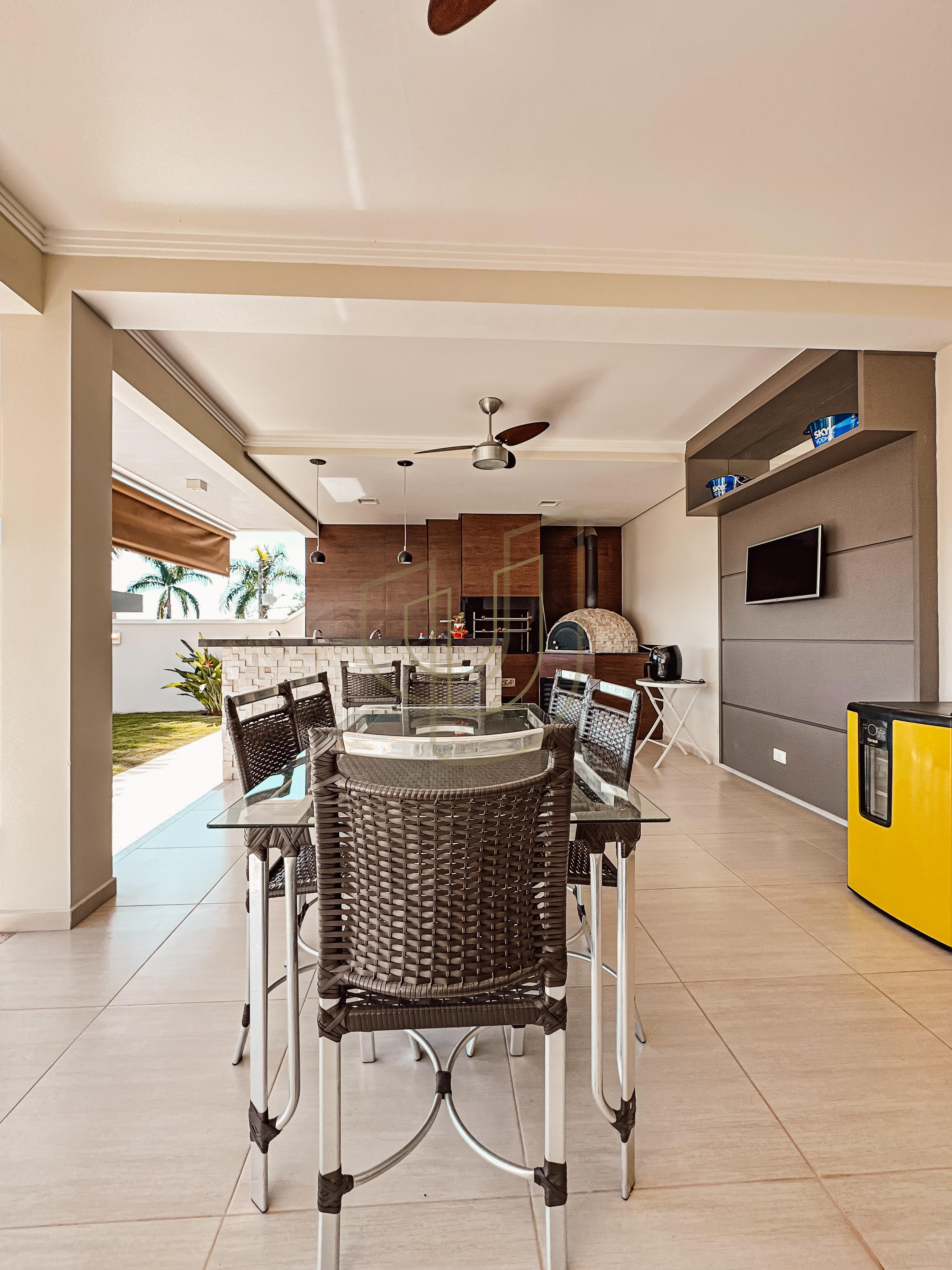 Sobrado com 4 Su&iacute;tes no Residencial Jaguary Av. Aquarela do Brasil São José dos Campos - 