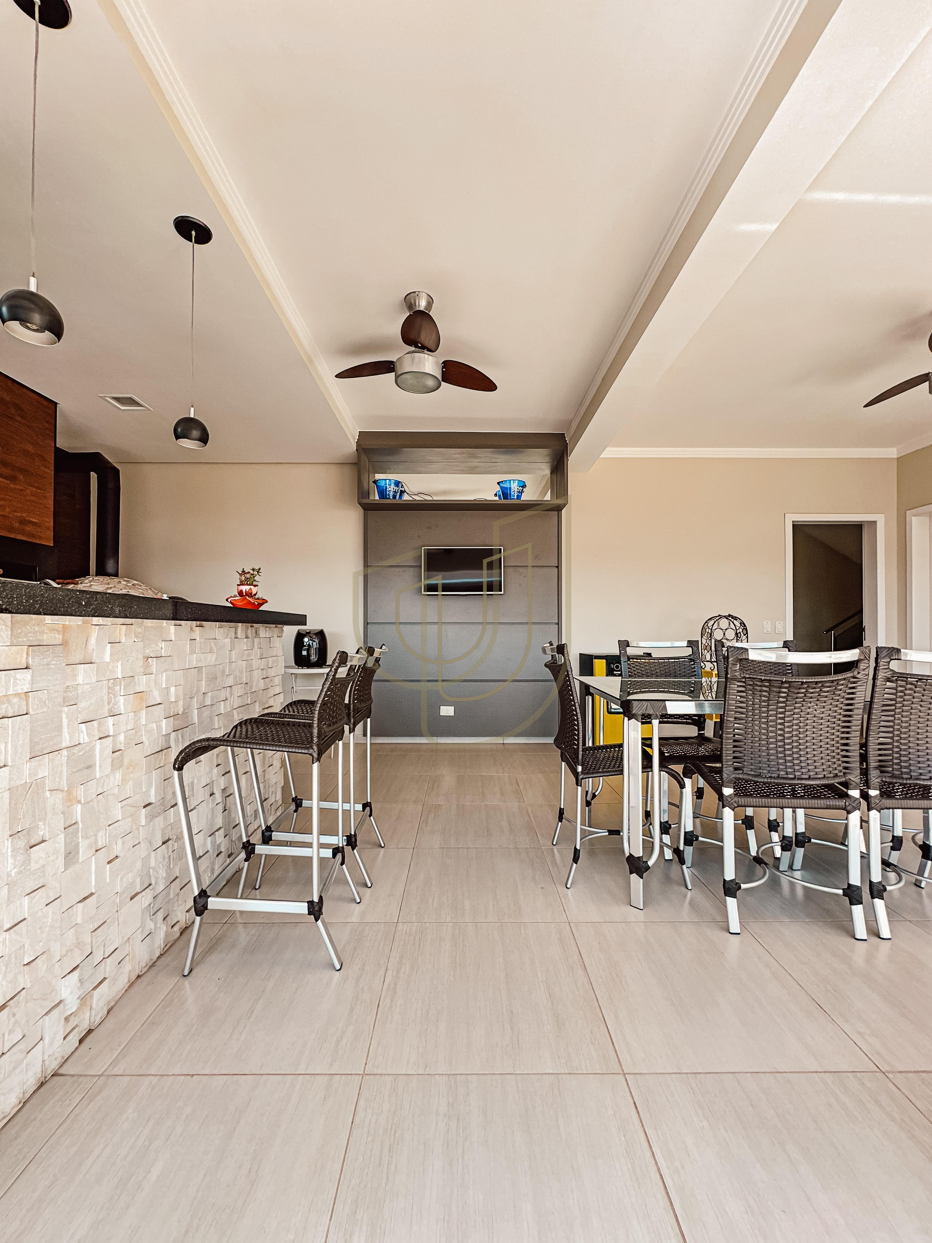 Sobrado com 4 Su&iacute;tes no Residencial Jaguary Av. Aquarela do Brasil São José dos Campos - 