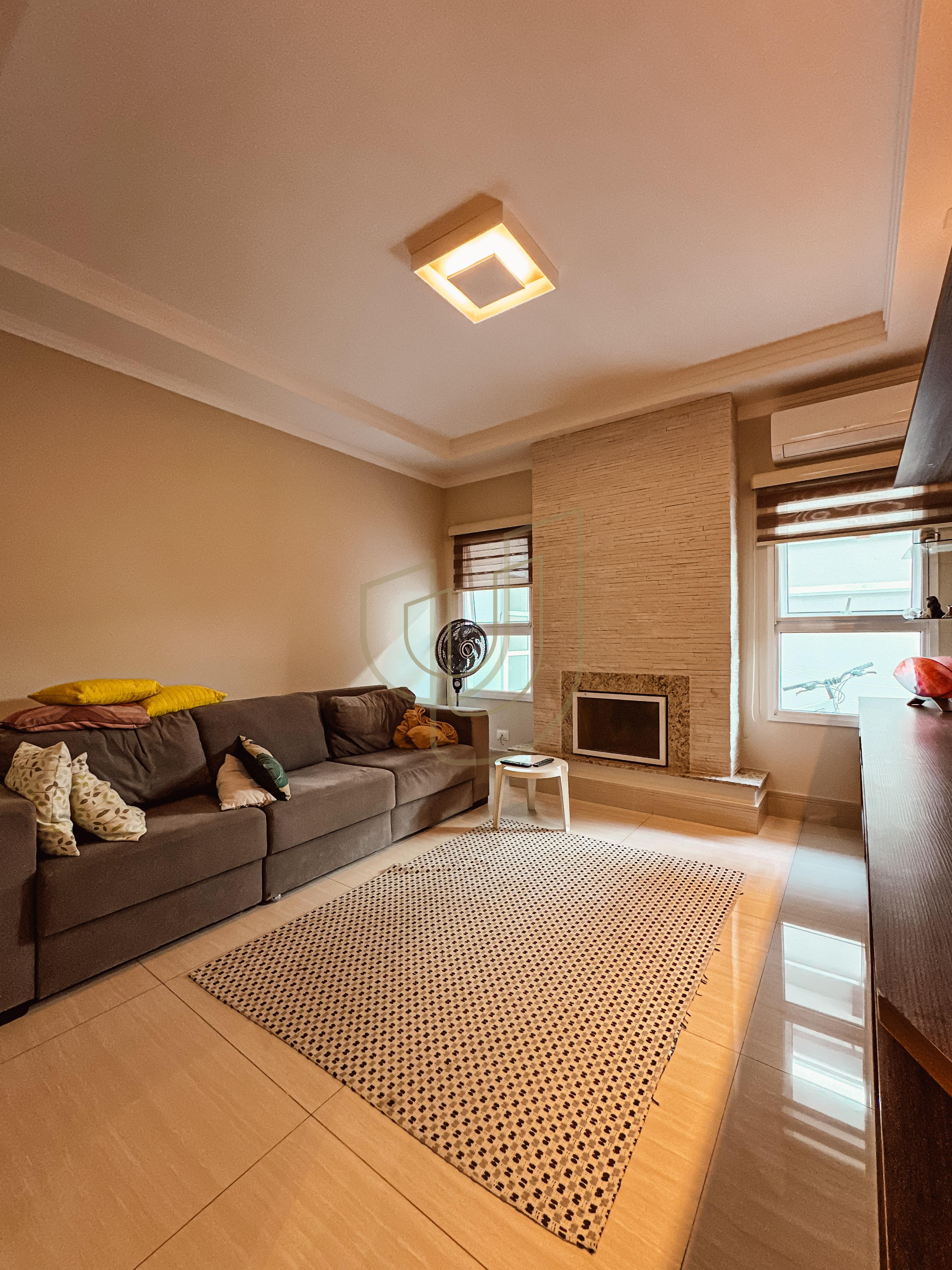 Sobrado com 4 Su&iacute;tes no Residencial Jaguary Av. Aquarela do Brasil São José dos Campos - 