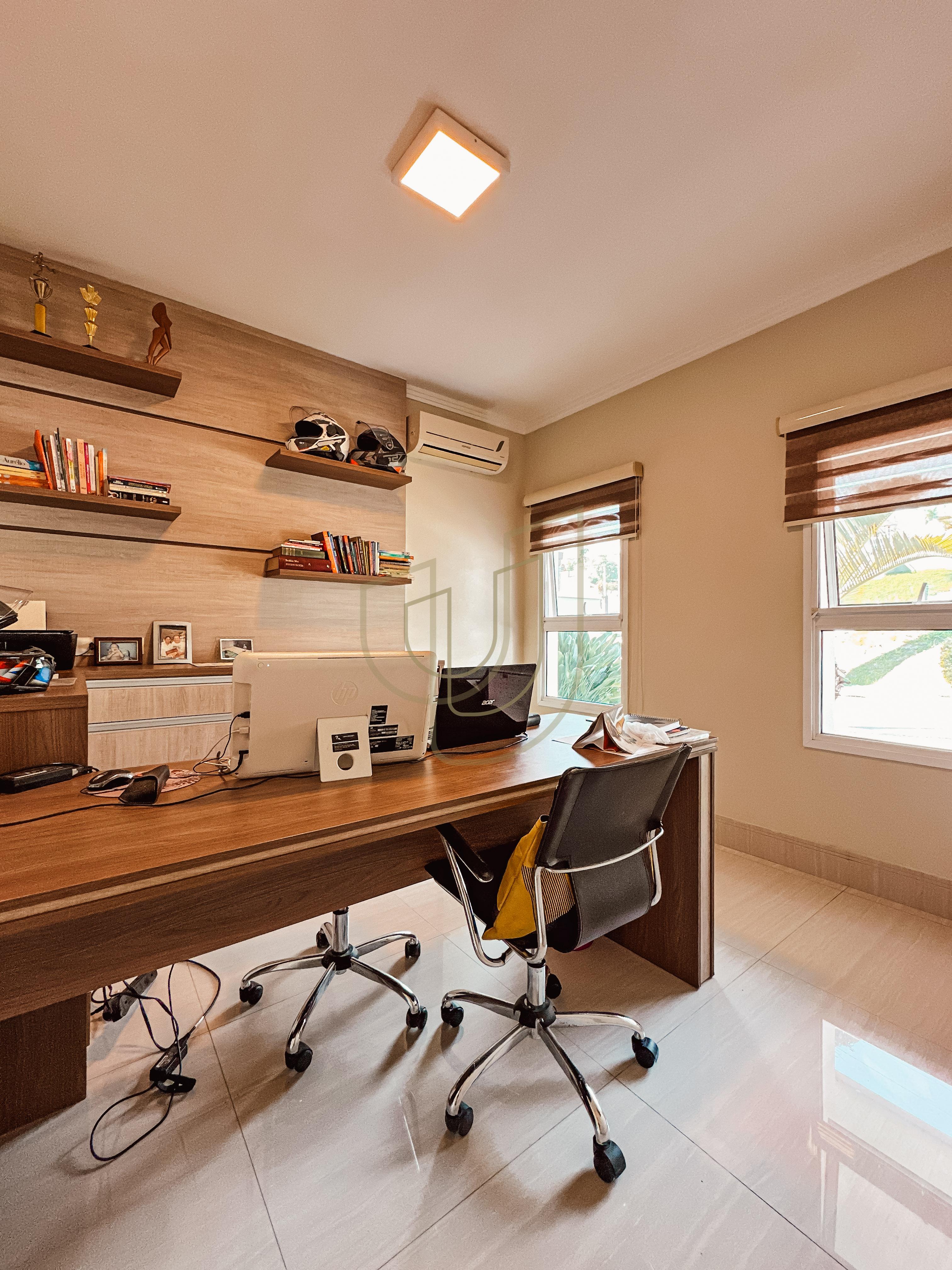 Sobrado com 4 Su&iacute;tes no Residencial Jaguary Av. Aquarela do Brasil São José dos Campos - 