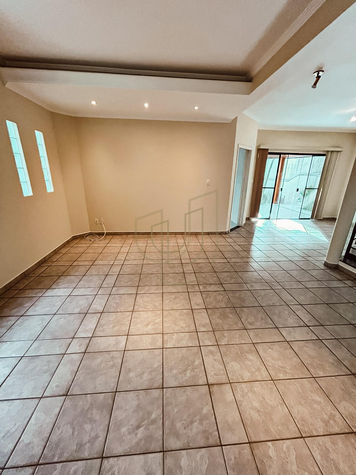 Casa com 4 Quartos no Altos da Serra I Avenida Possidonio José de Freitas São José dos Campos - 