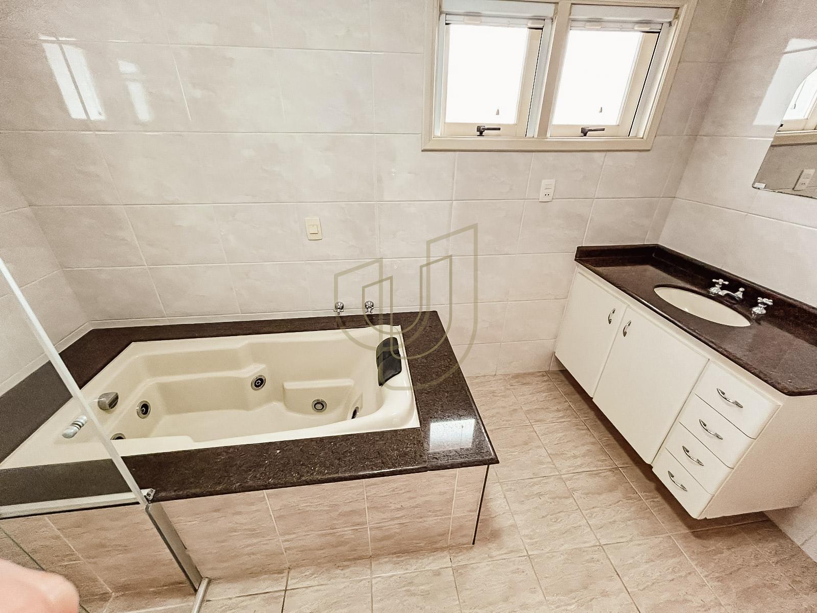 Casa com 4 Quartos no Altos da Serra I Avenida Possidonio José de Freitas São José dos Campos - 