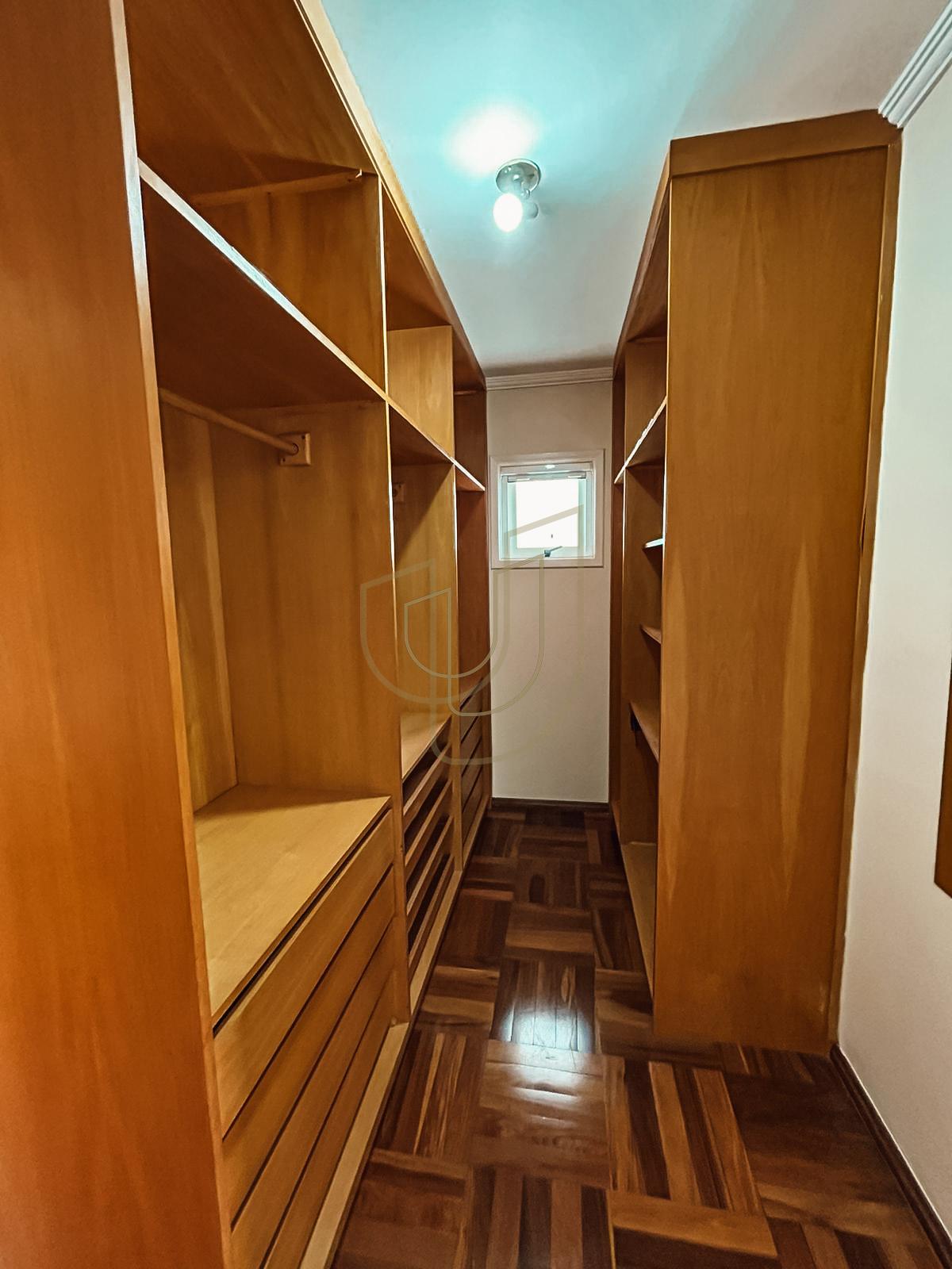 Casa com 4 Quartos no Altos da Serra I Avenida Possidonio José de Freitas São José dos Campos - 