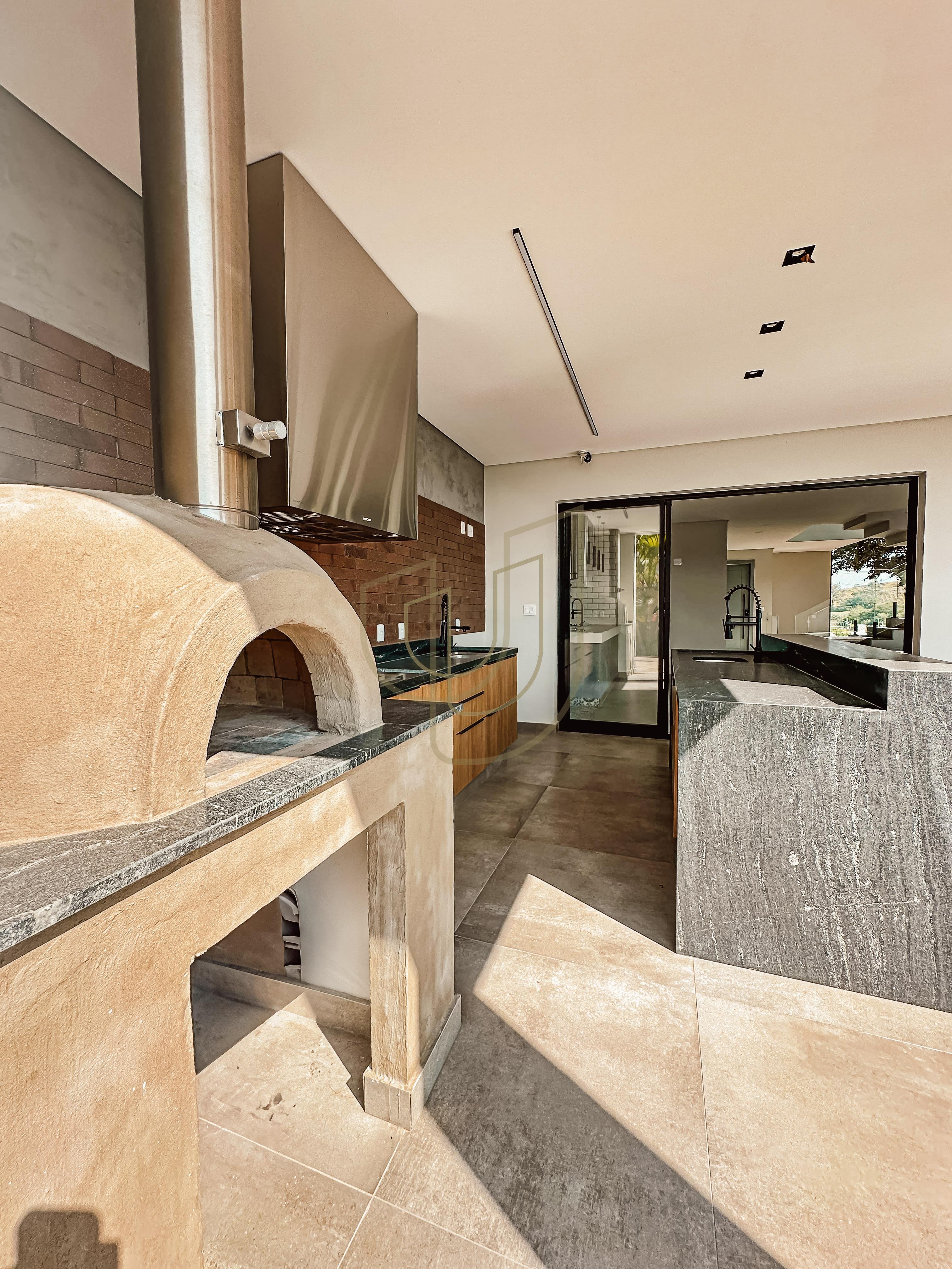 Casa com 4 Su&iacute;tes no Condom&iacute;nio Residencial Monte Carlo Av. José Pinto Ferreira São José dos Campos - 