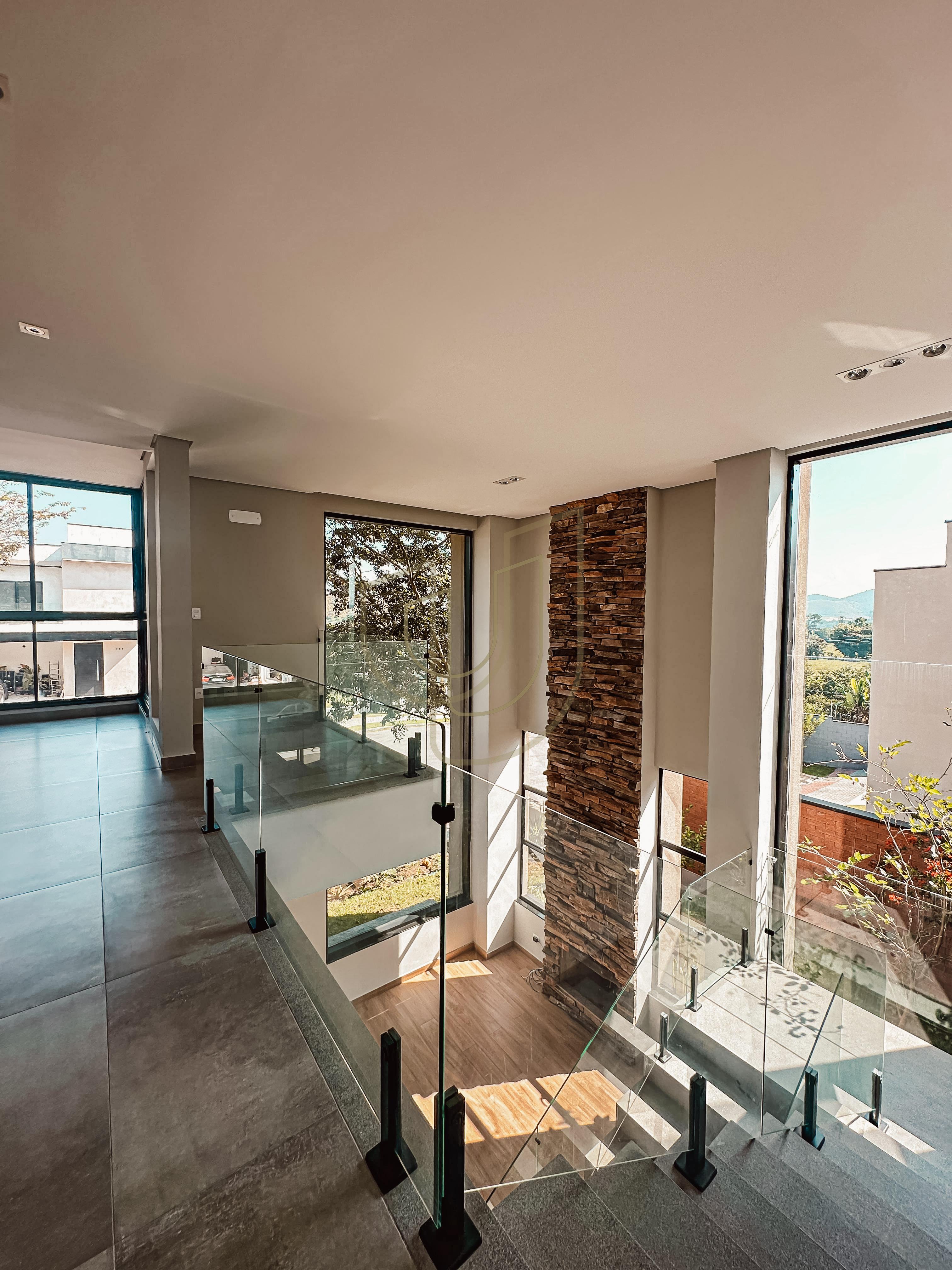 Casa com 4 Su&iacute;tes no Condom&iacute;nio Residencial Monte Carlo Av. José Pinto Ferreira São José dos Campos - 