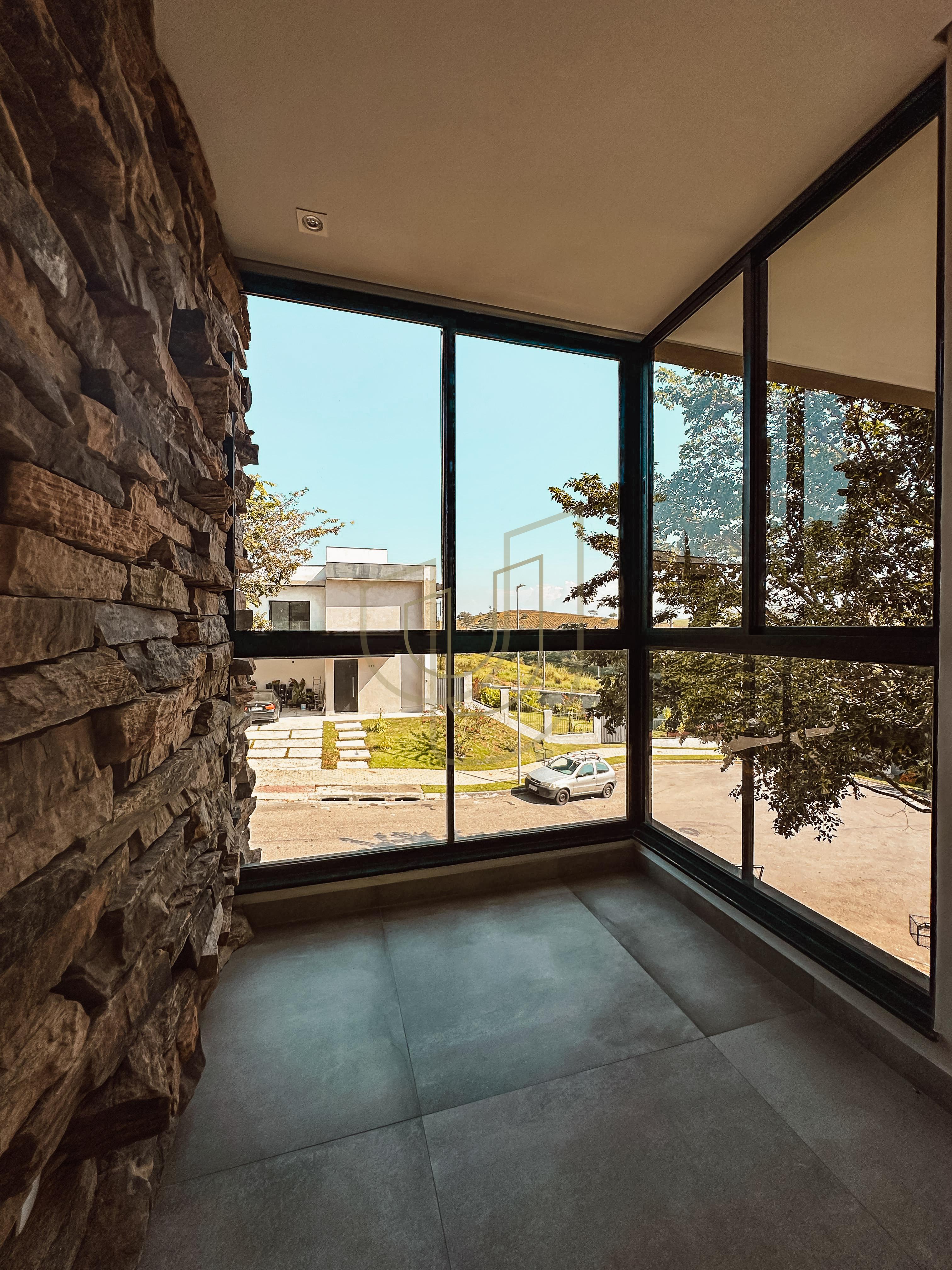 Casa com 4 Su&iacute;tes no Condom&iacute;nio Residencial Monte Carlo Av. José Pinto Ferreira São José dos Campos - 