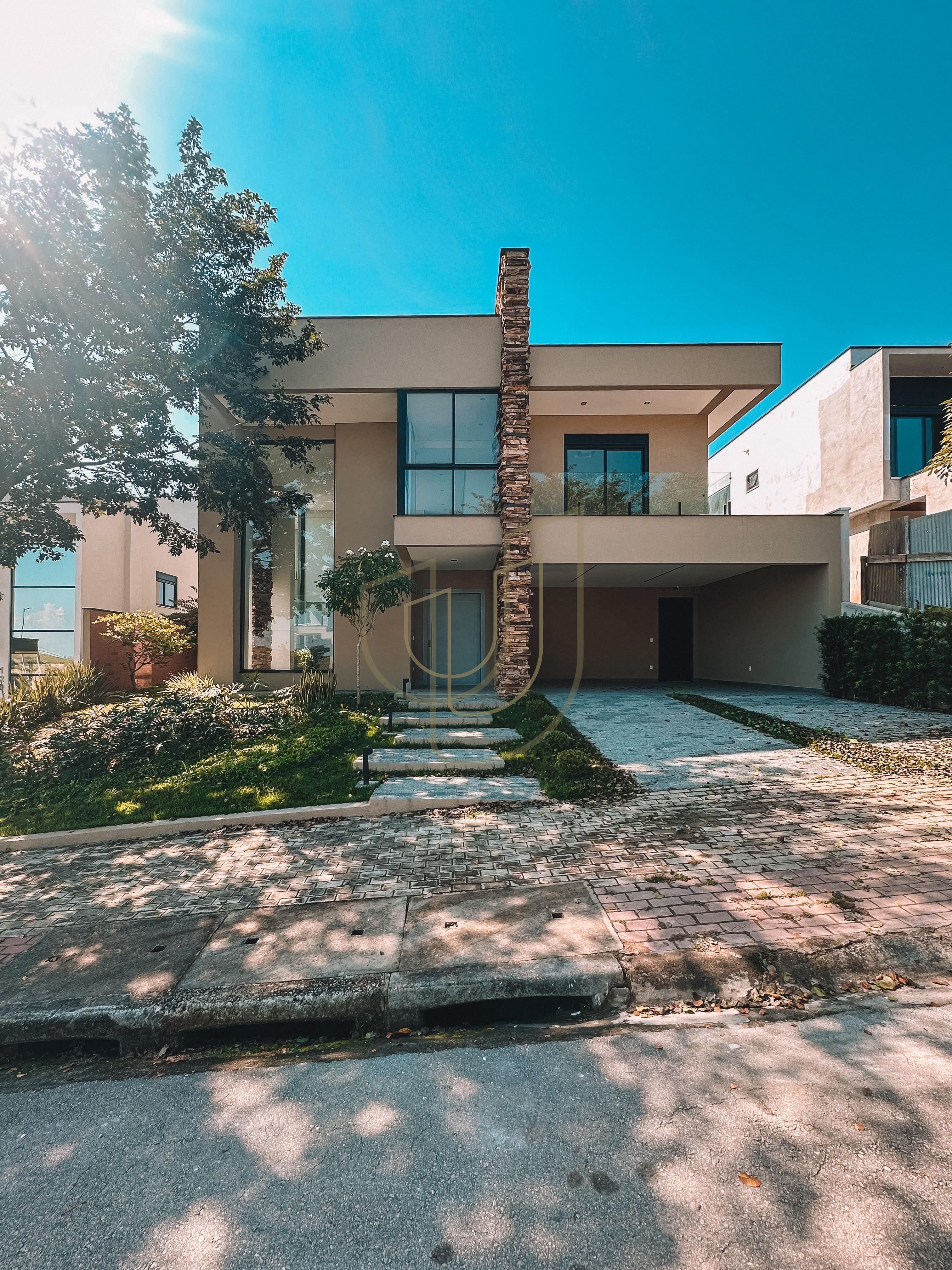 Casa com 4 Su&iacute;tes no Condom&iacute;nio Residencial Monte Carlo Av. José Pinto Ferreira São José dos Campos - 