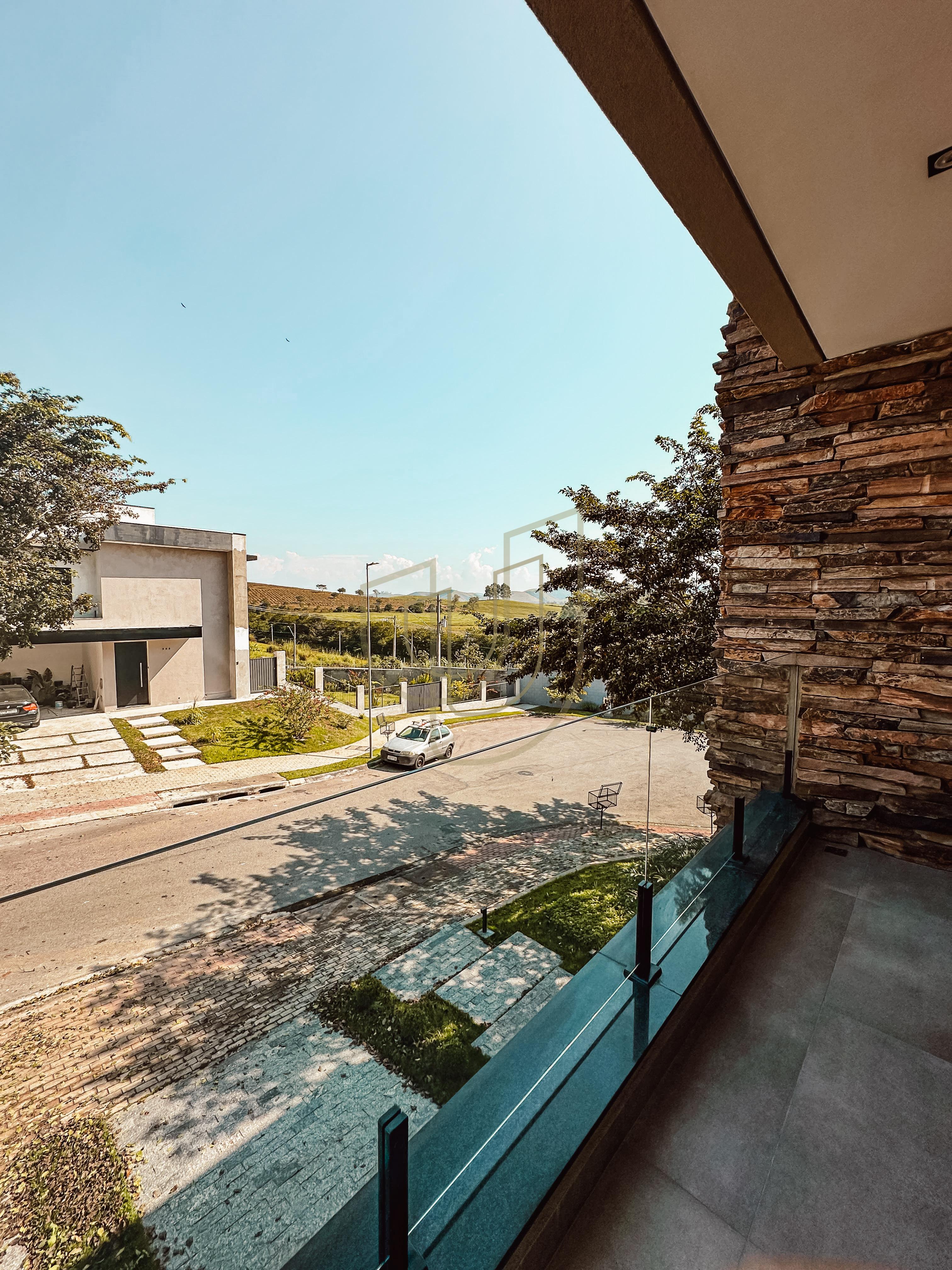 Casa com 4 Su&iacute;tes no Condom&iacute;nio Residencial Monte Carlo Av. José Pinto Ferreira São José dos Campos - 