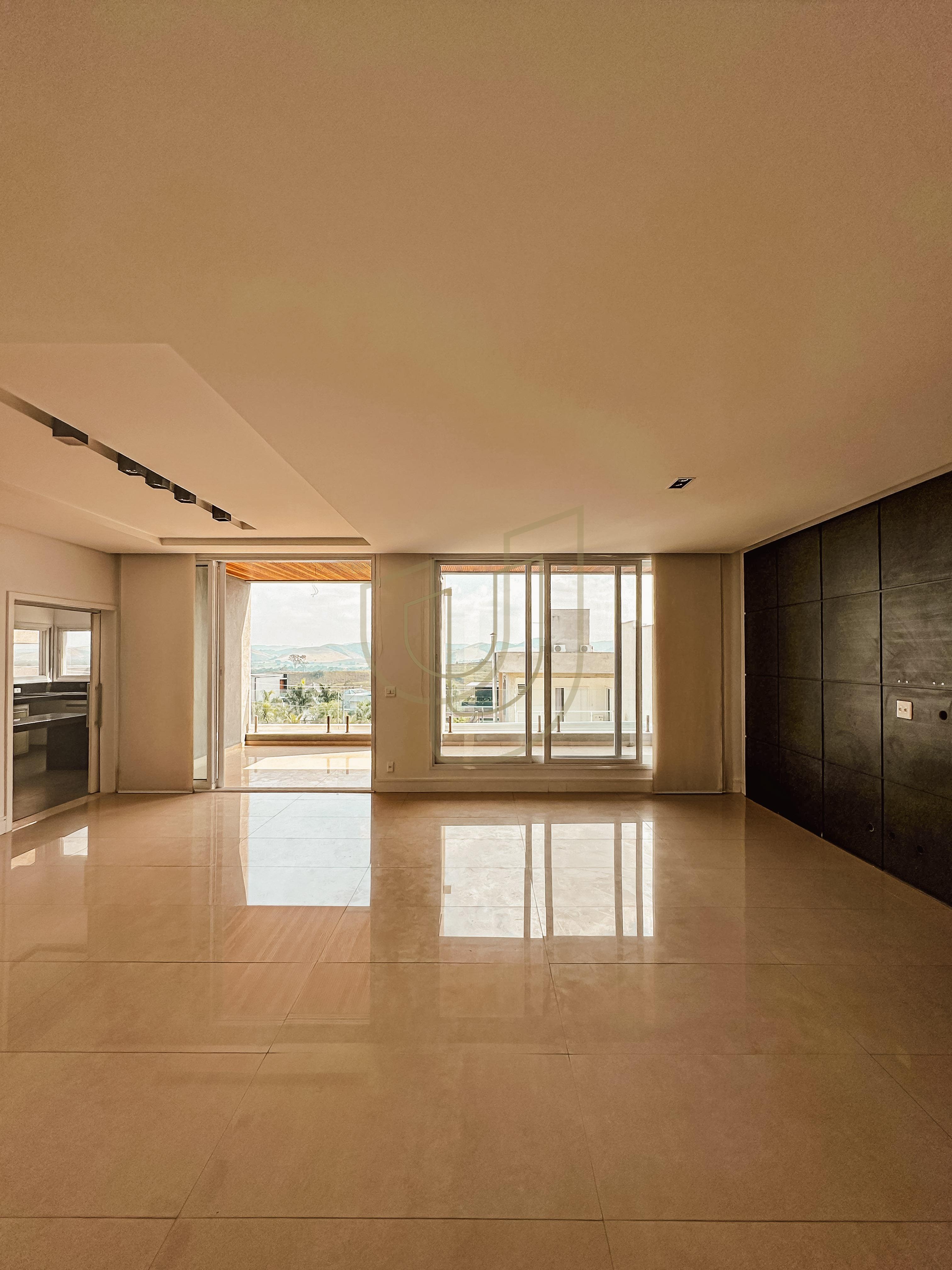 Casa com 4 Su&iacute;tes no Residencial Jaguary Av. Aquarela do Brasil  São José dos Campos - 