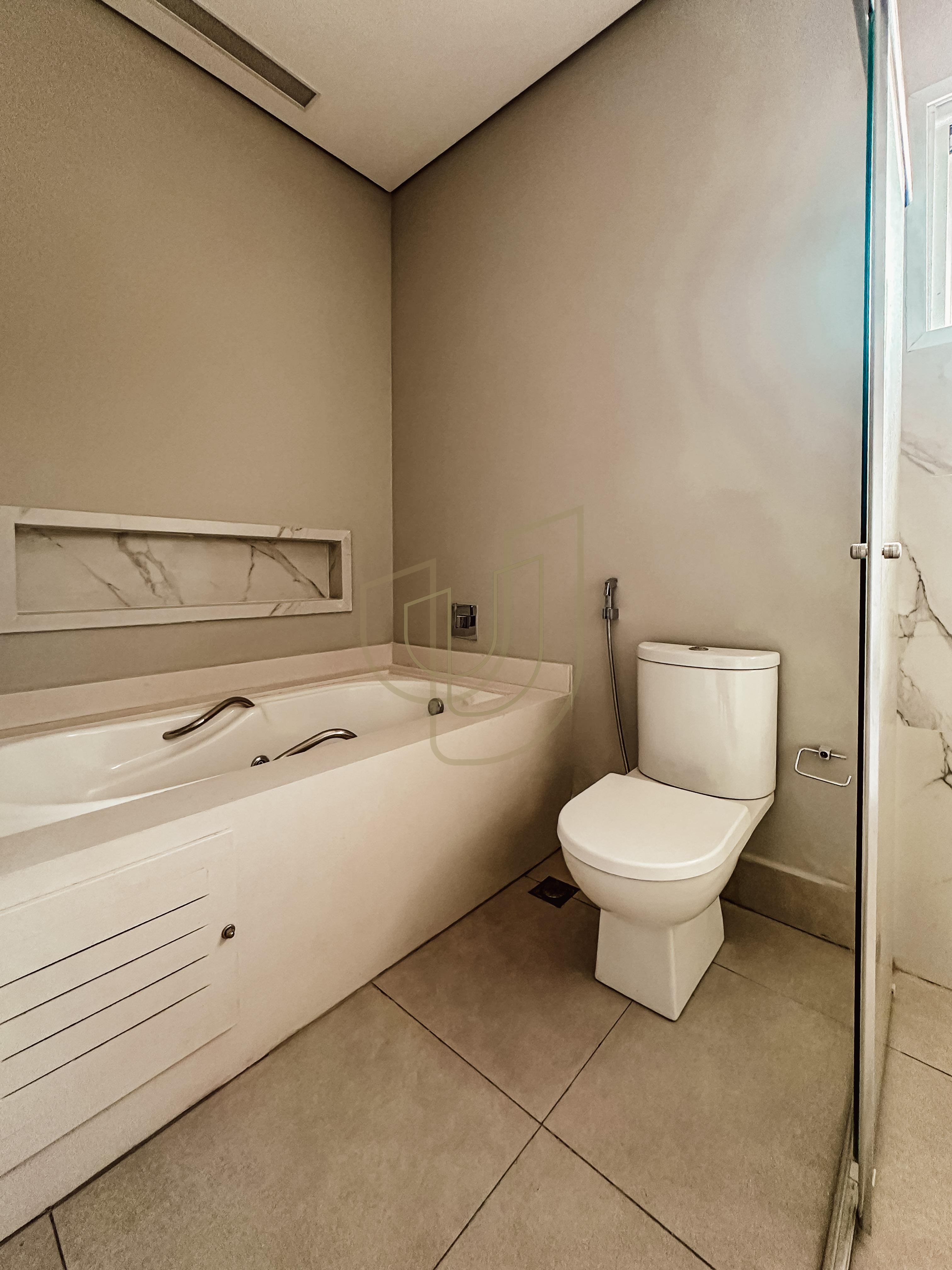 Casa com 4 Su&iacute;tes no Residencial Jaguary Av. Aquarela do Brasil  São José dos Campos - 