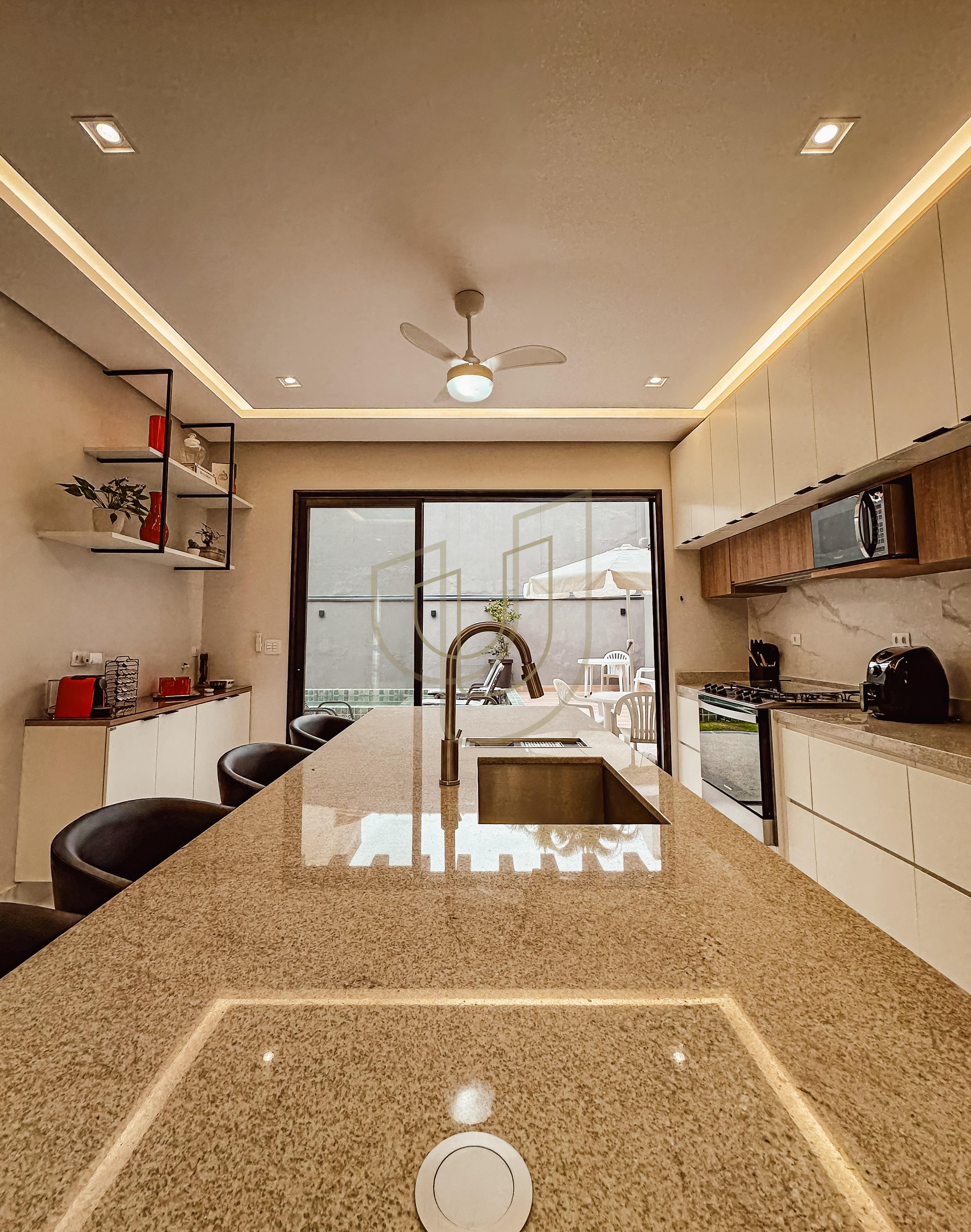 Casa com 3 Su&iacute;tes no Altos da Serra I Avenida Possidonio José de Freitas São José dos Campos - 