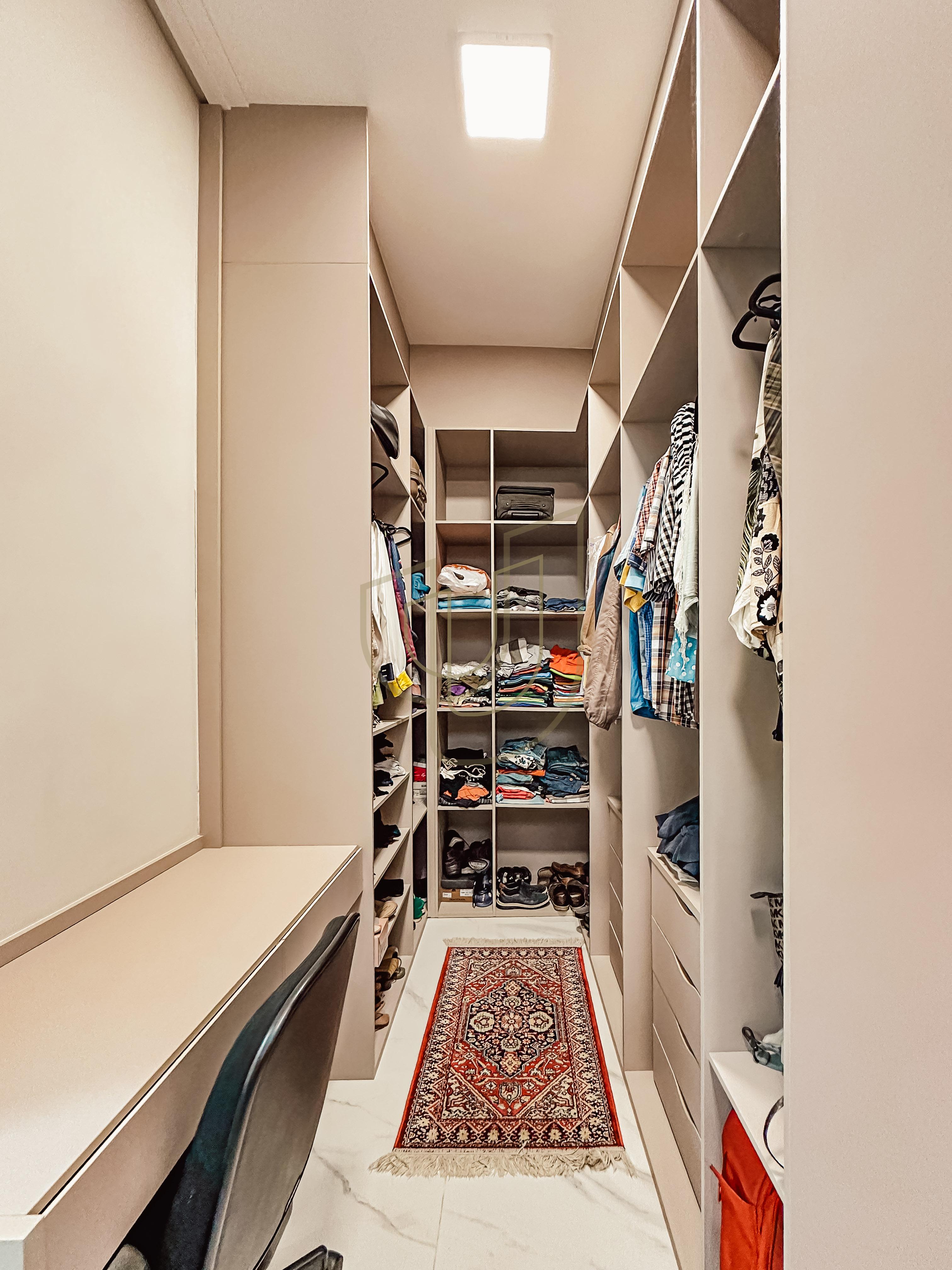 Casa com 3 Su&iacute;tes no Altos da Serra I Avenida Possidonio José de Freitas São José dos Campos - 