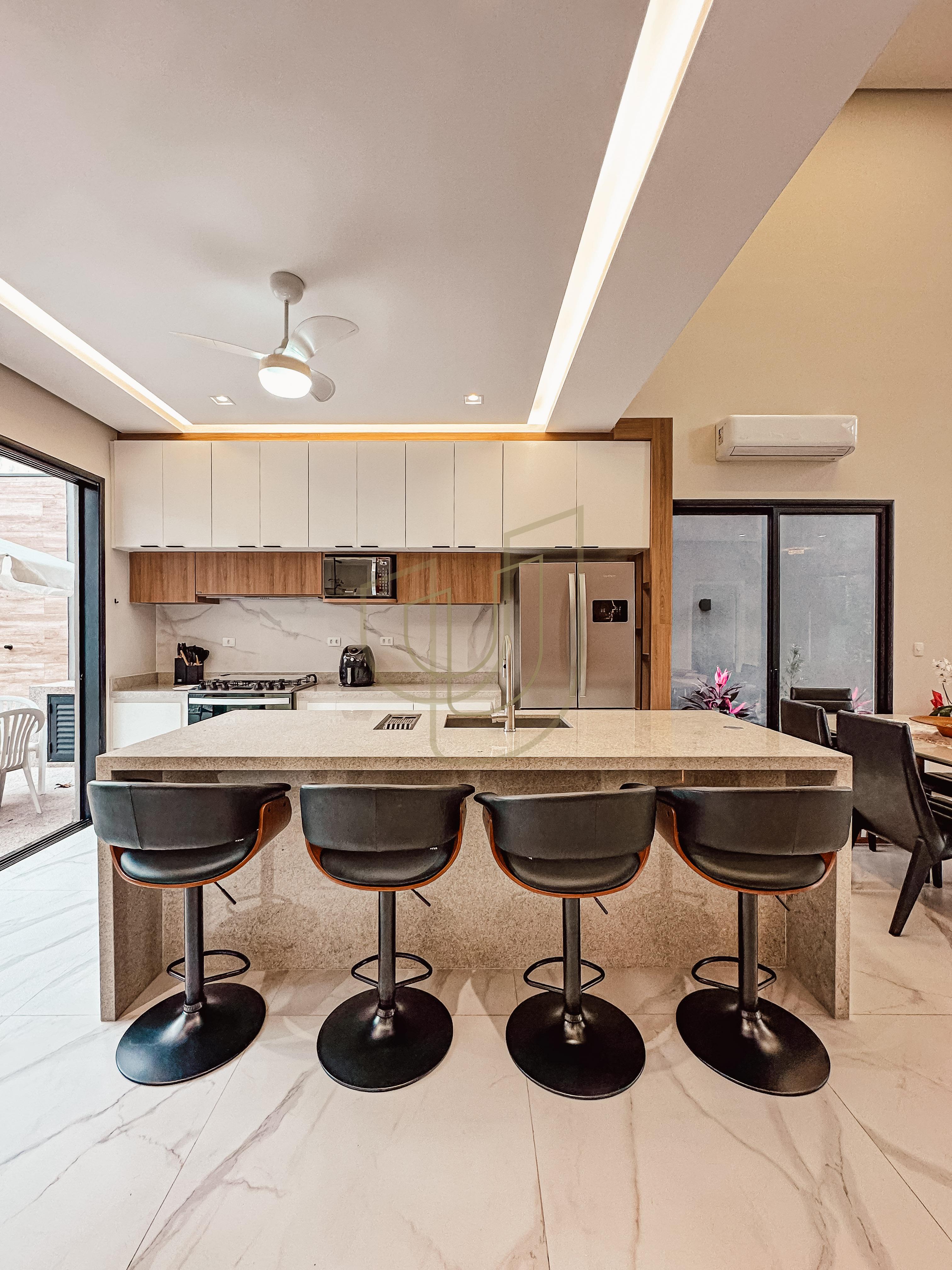 Casa com 3 Su&iacute;tes no Altos da Serra I Avenida Possidonio José de Freitas São José dos Campos - 