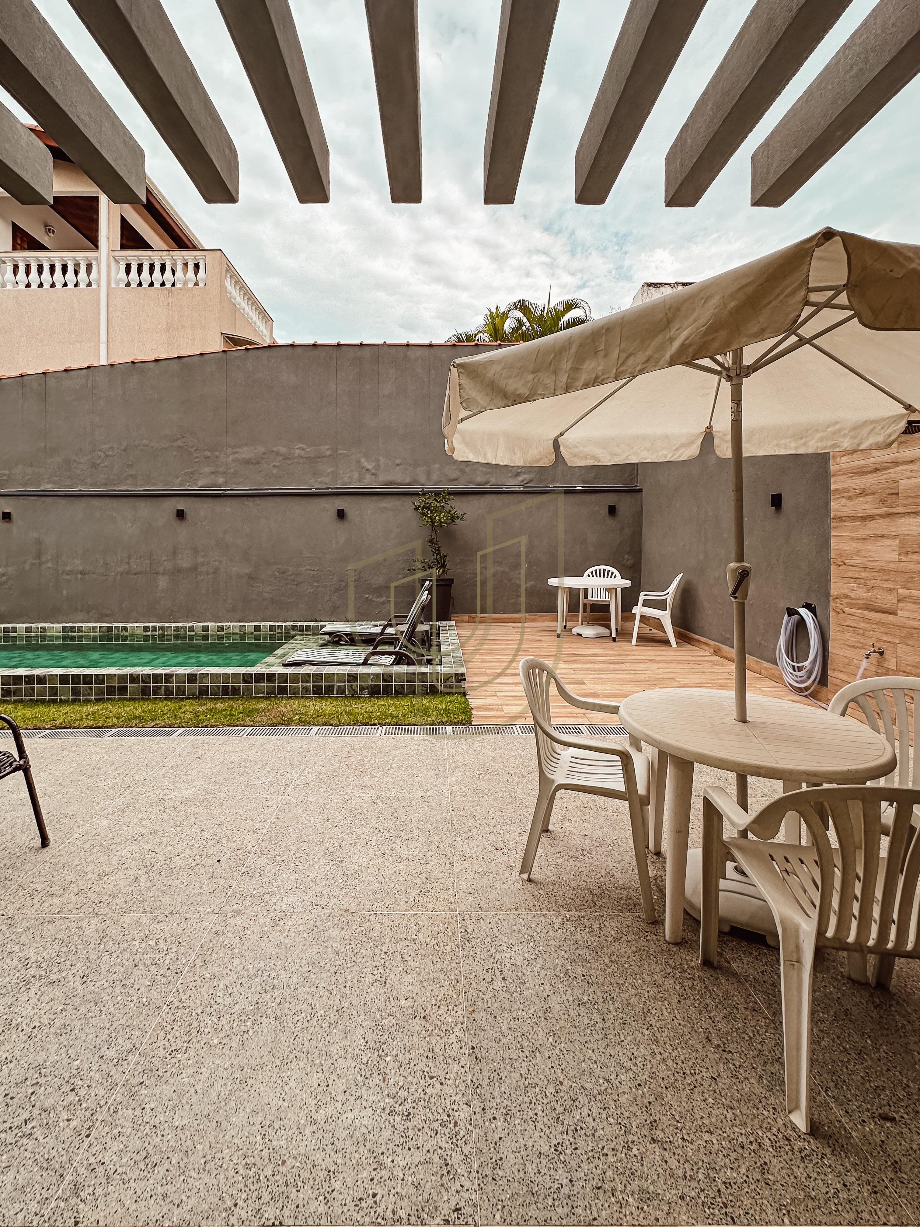 Casa com 3 Su&iacute;tes no Altos da Serra I Avenida Possidonio José de Freitas São José dos Campos - 