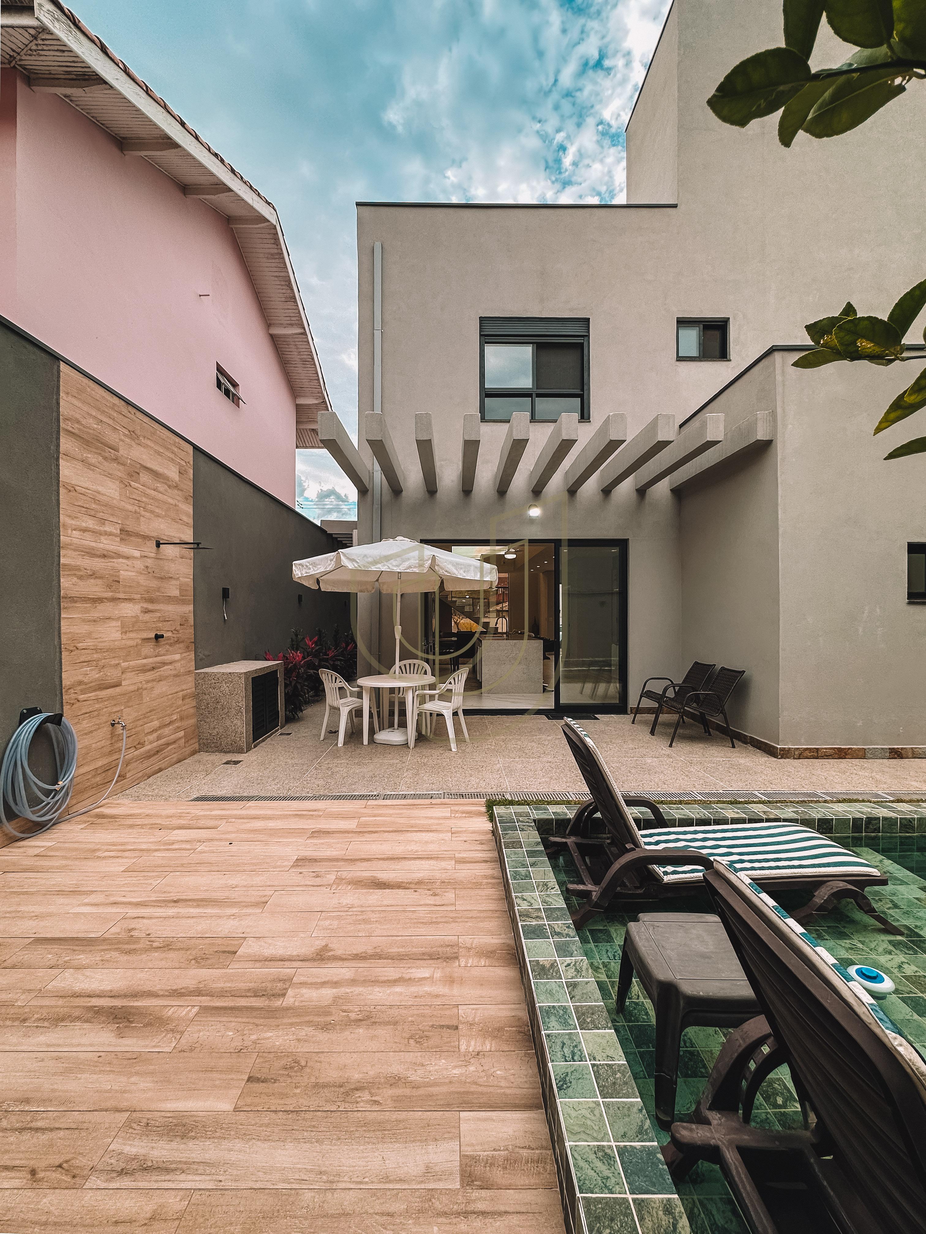 Casa com 3 Su&iacute;tes no Altos da Serra I Avenida Possidonio José de Freitas São José dos Campos - 