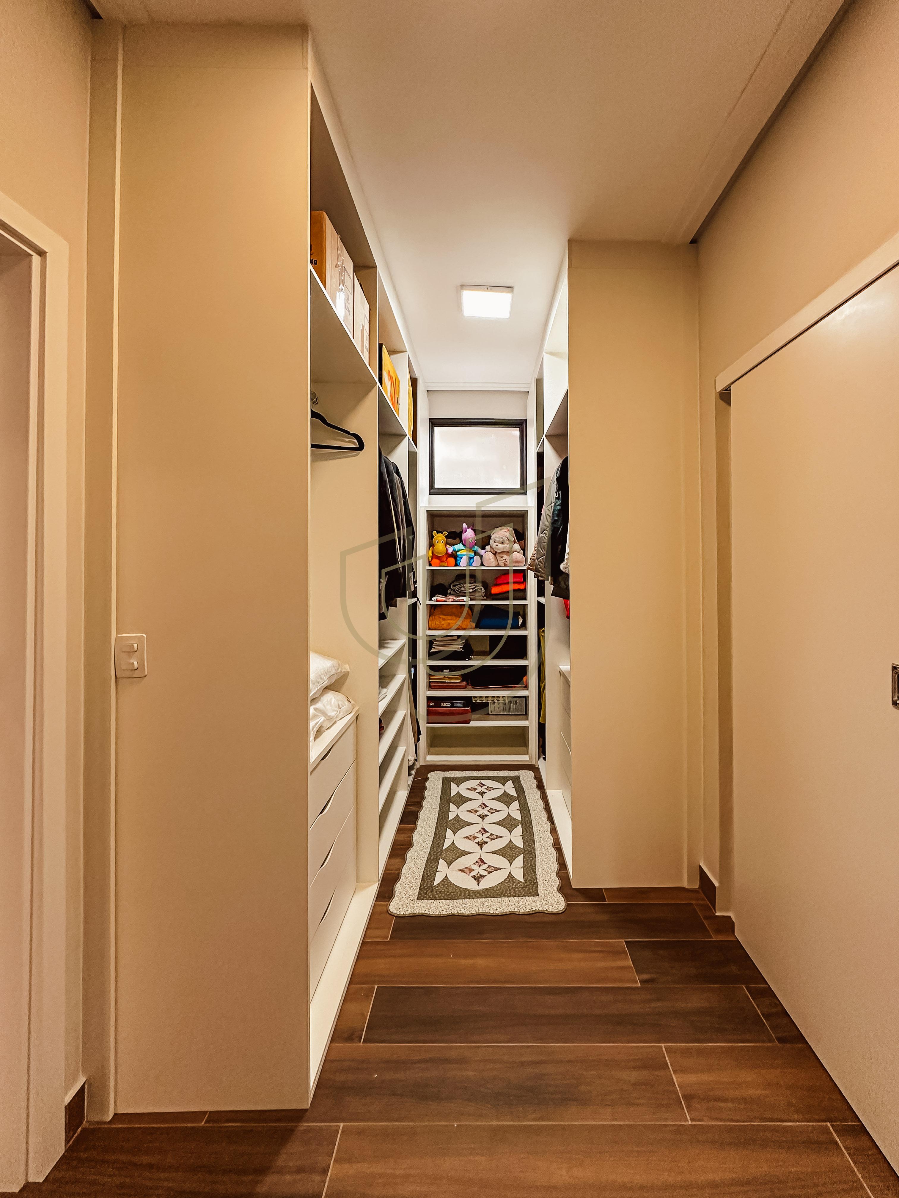 Casa com 3 Su&iacute;tes no Altos da Serra I Avenida Possidonio José de Freitas São José dos Campos - 