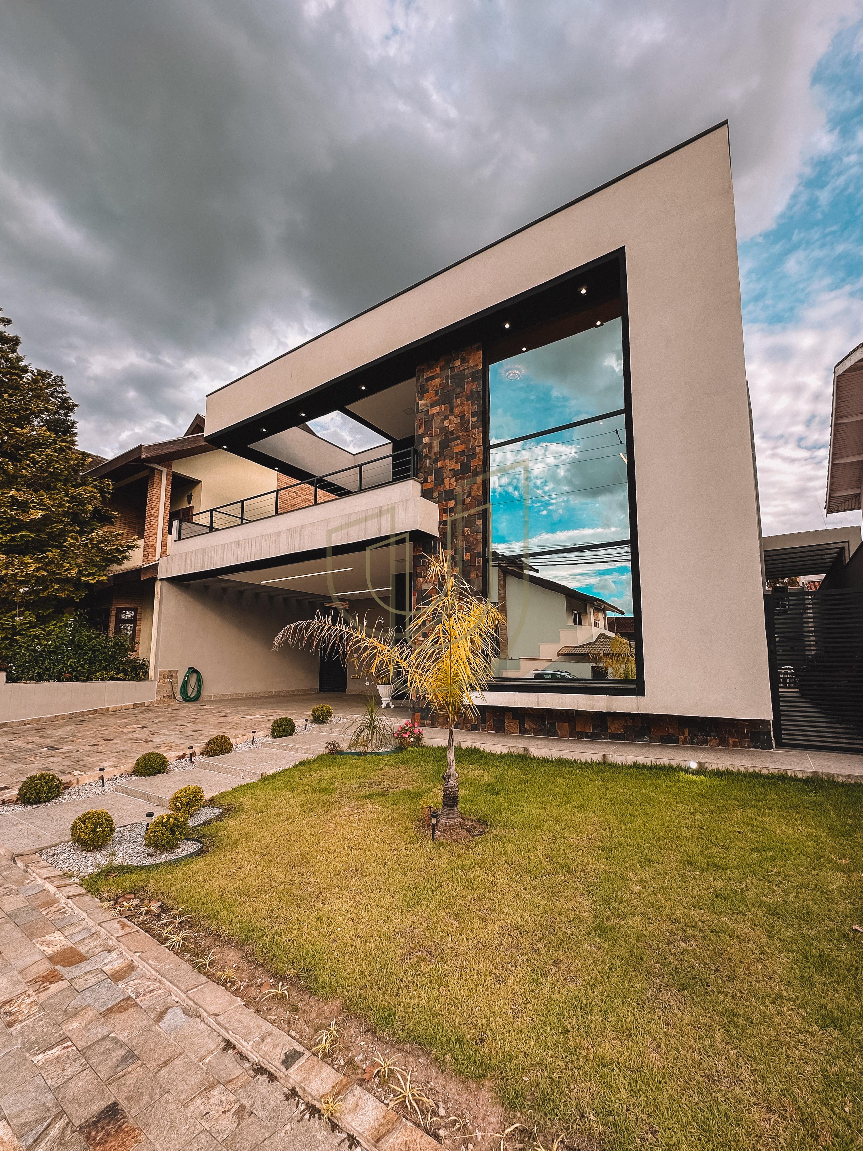 Casa com 3 Su&iacute;tes no Altos da Serra I Avenida Possidonio José de Freitas São José dos Campos - 