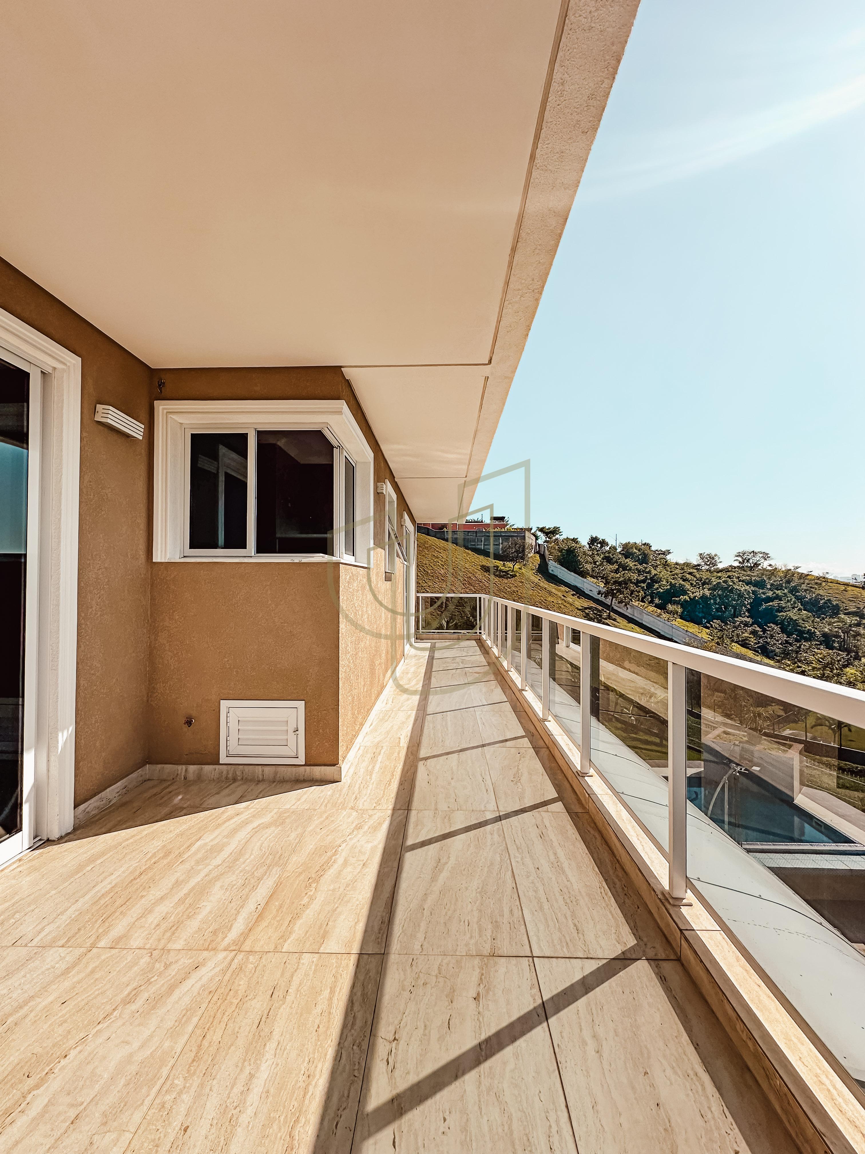 Casa com 3 Su&iacute;tes no Mirante do Vale Rua Sérgio Rodrigues Jacareí - 