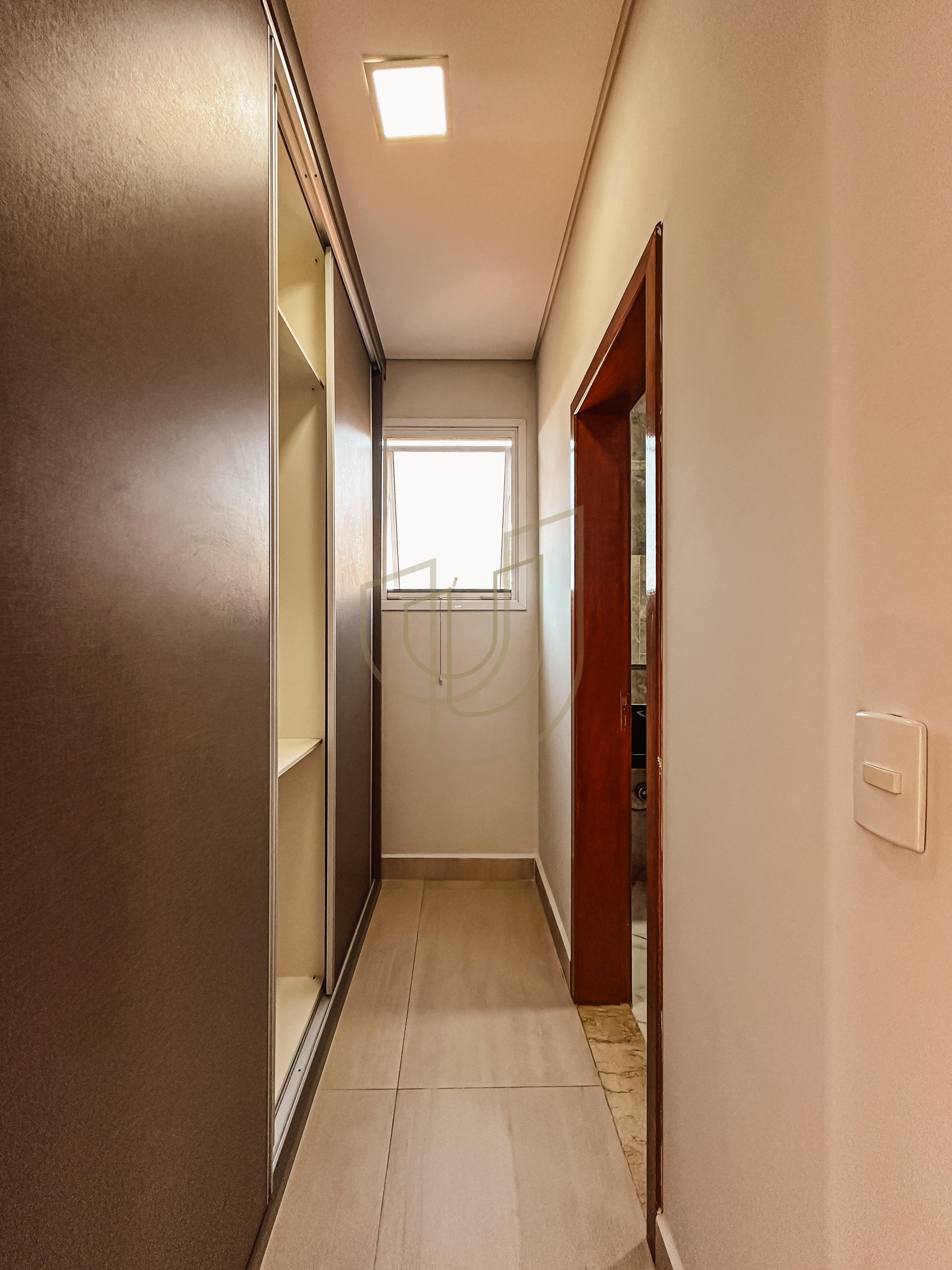 Casa com 3 Su&iacute;tes no Mirante do Vale Rua Sérgio Rodrigues Jacareí - 