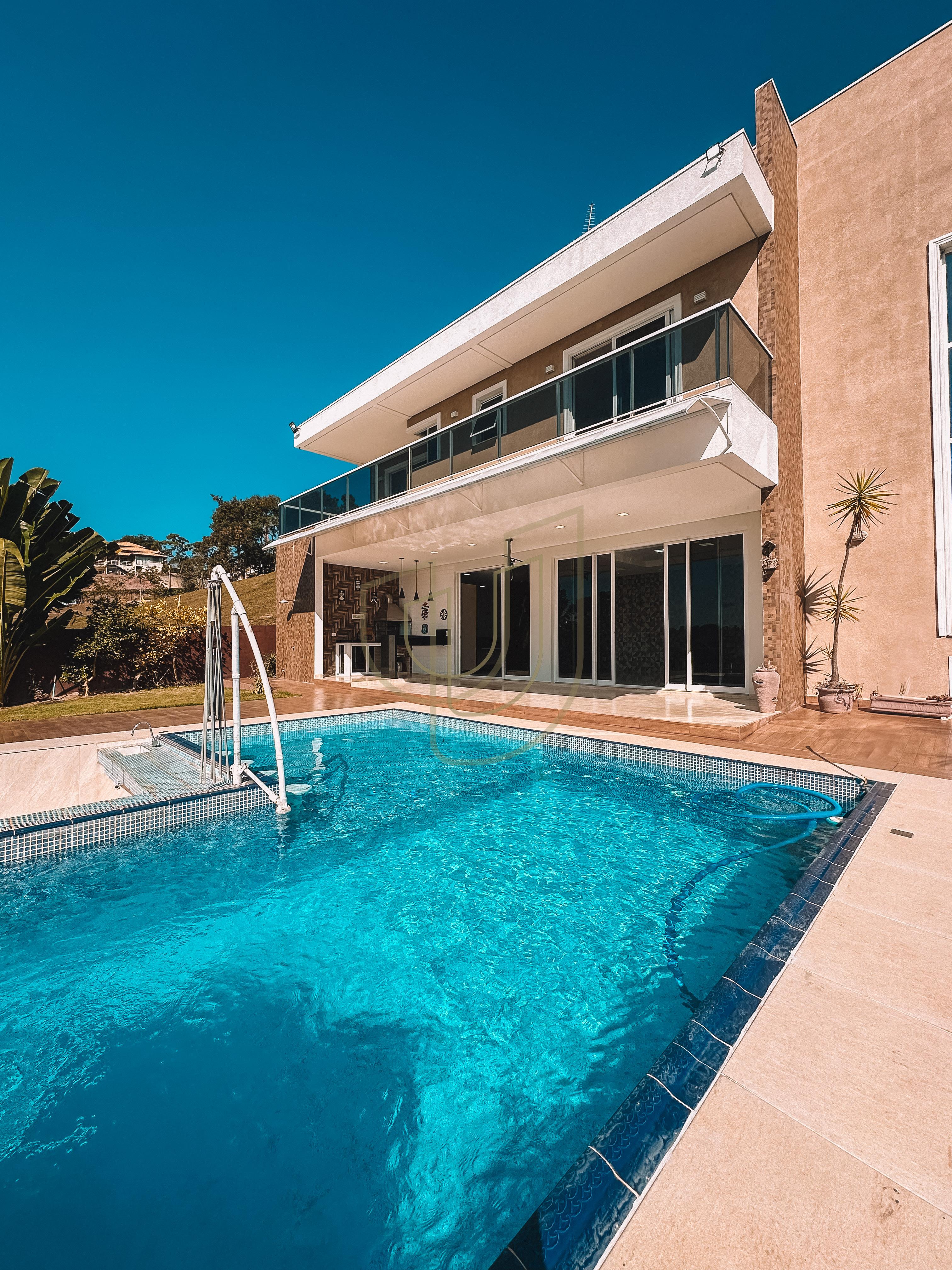 Casa com 3 Su&iacute;tes no Mirante do Vale Rua Sérgio Rodrigues Jacareí - 