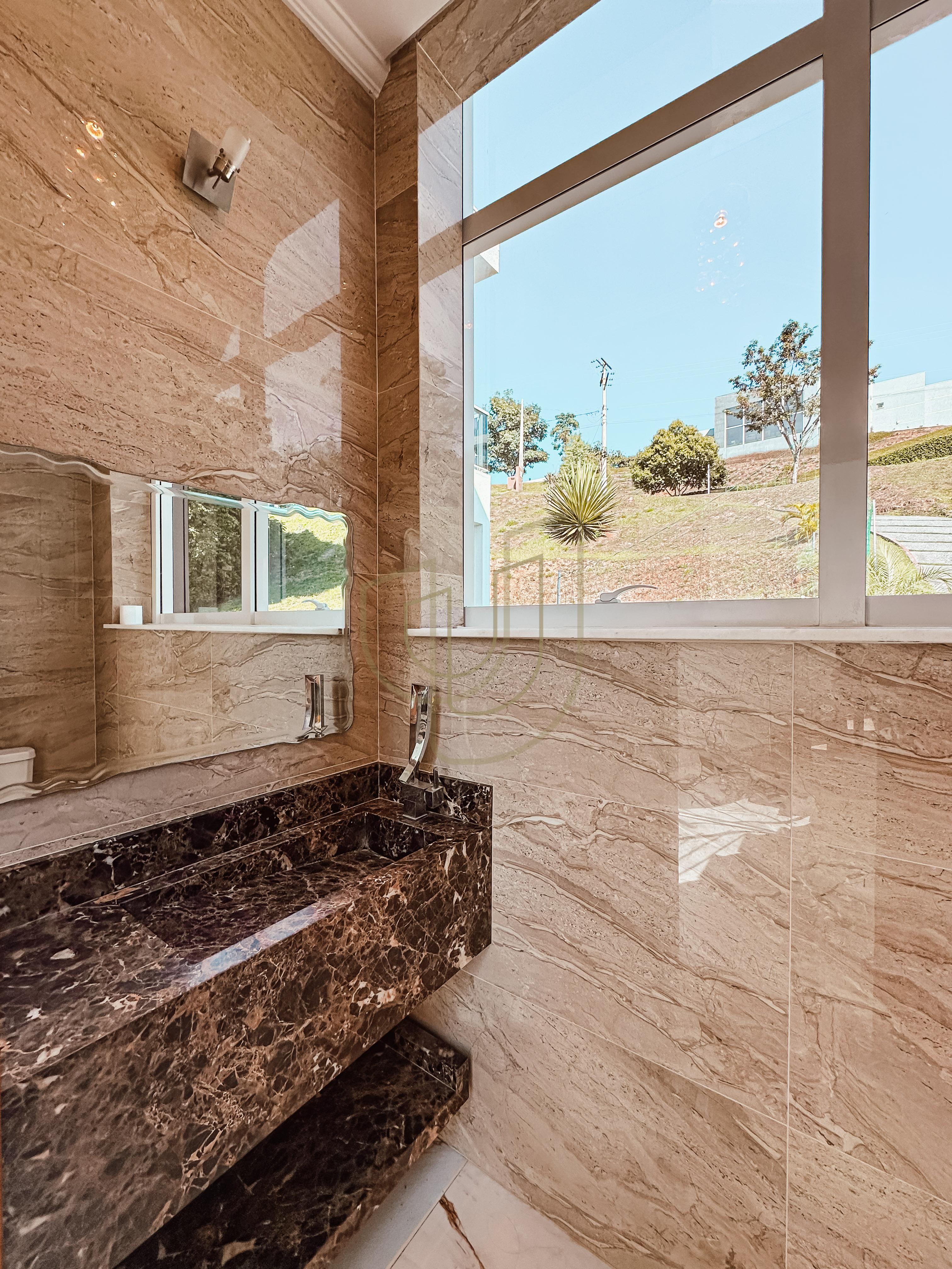 Casa com 3 Su&iacute;tes no Mirante do Vale Rua Sérgio Rodrigues Jacareí - 