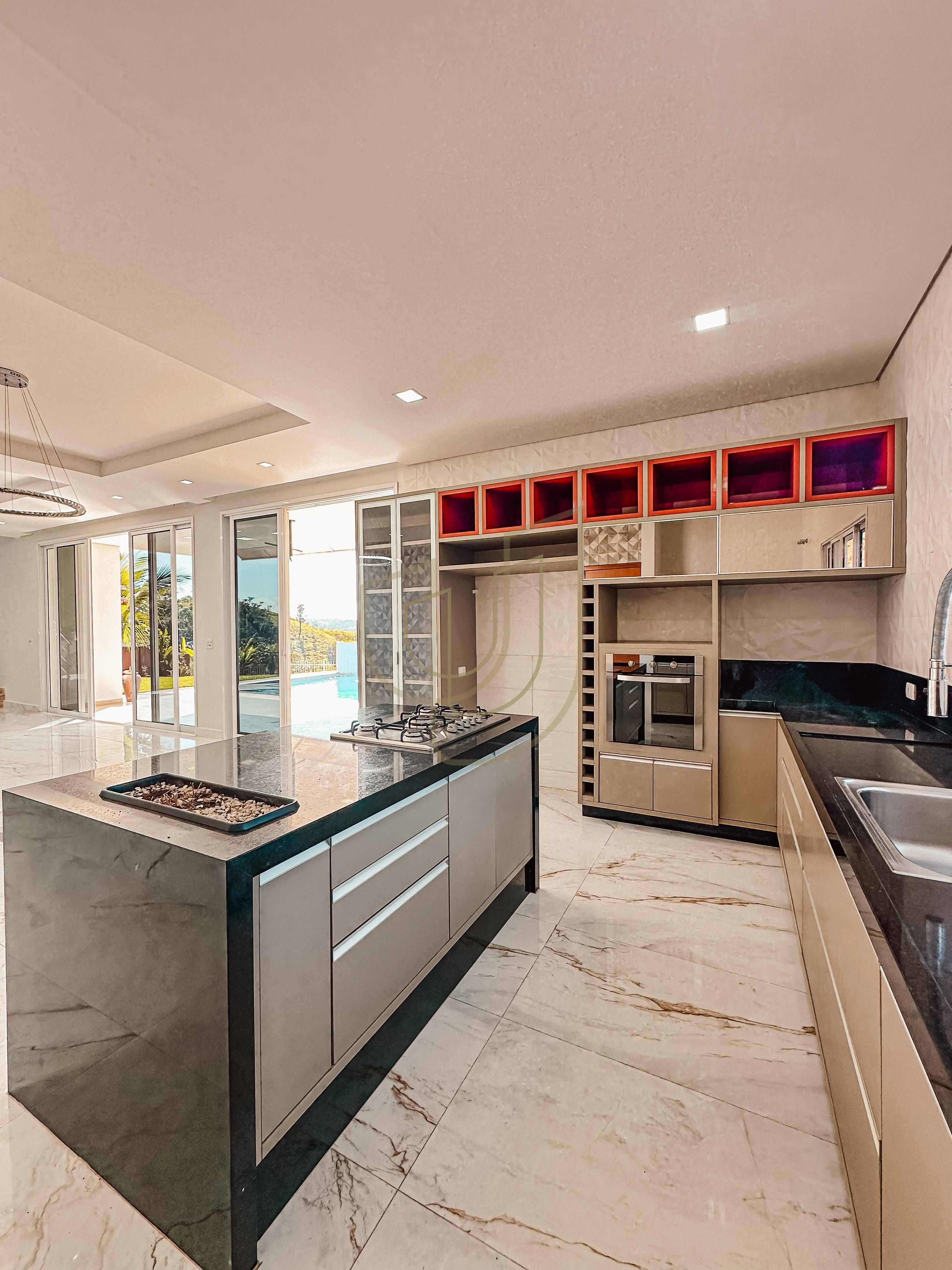 Casa com 3 Su&iacute;tes no Mirante do Vale Rua Sérgio Rodrigues Jacareí - 