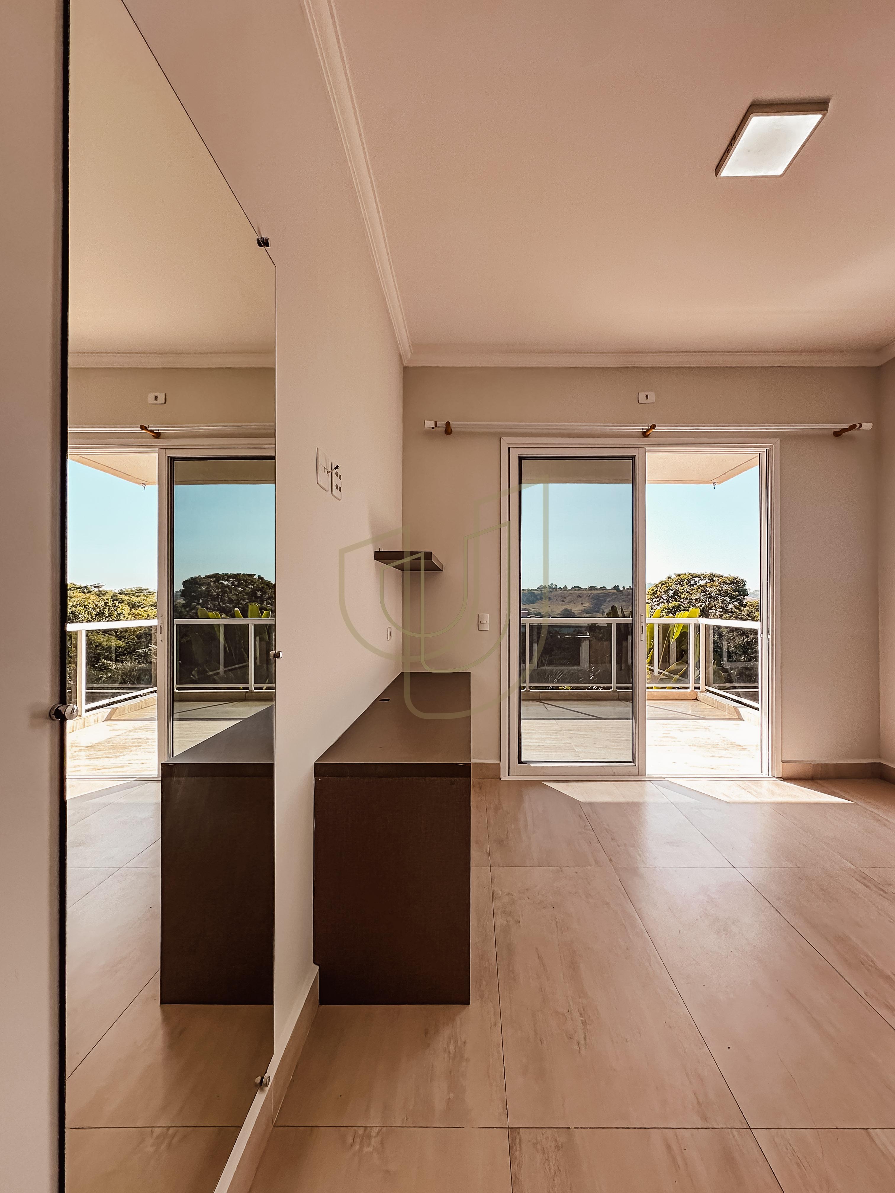 Casa com 3 Su&iacute;tes no Mirante do Vale Rua Sérgio Rodrigues Jacareí - 