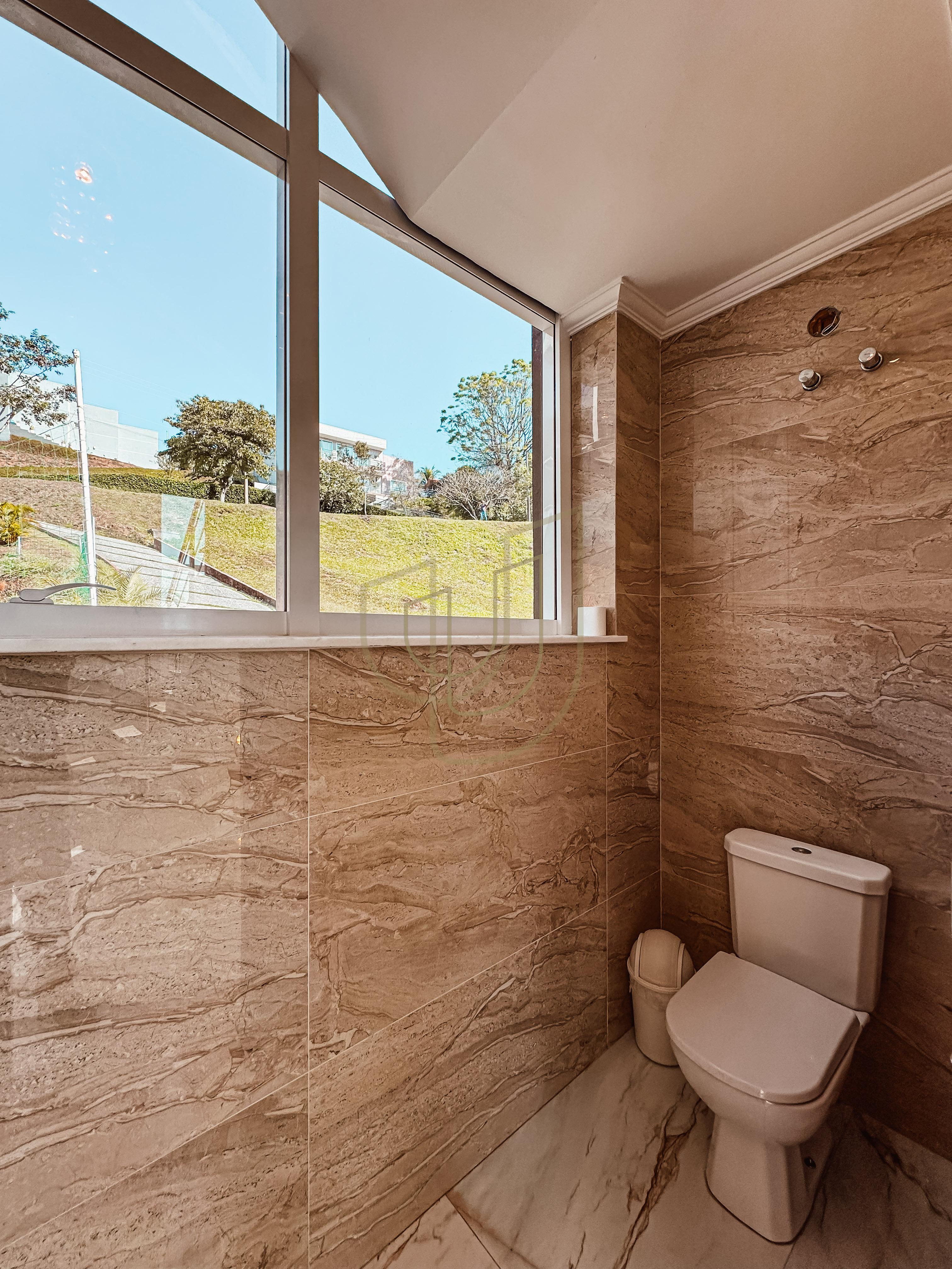 Casa com 3 Su&iacute;tes no Mirante do Vale Rua Sérgio Rodrigues Jacareí - 