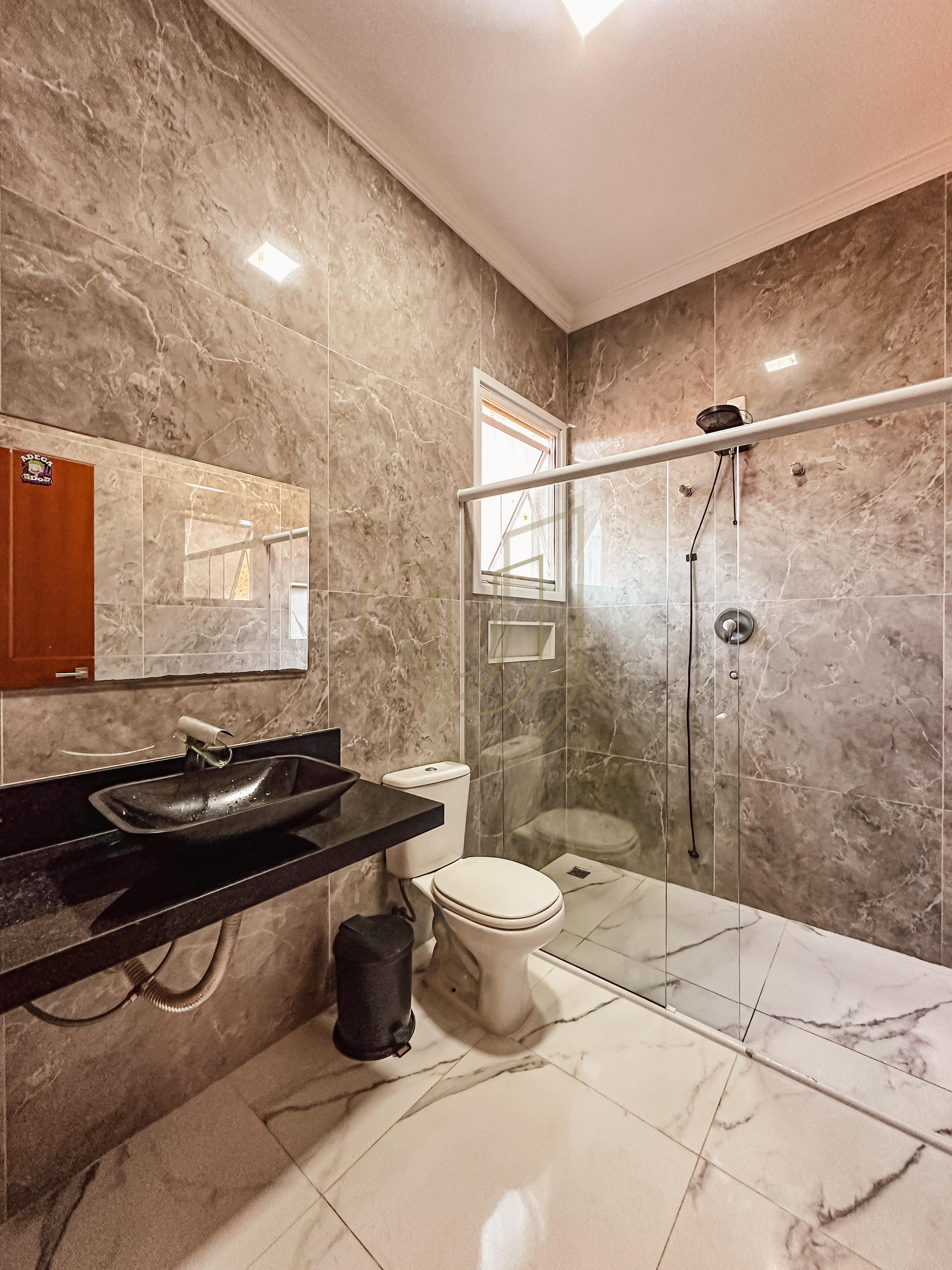 Casa com 3 Su&iacute;tes no Mirante do Vale Rua Sérgio Rodrigues Jacareí - 