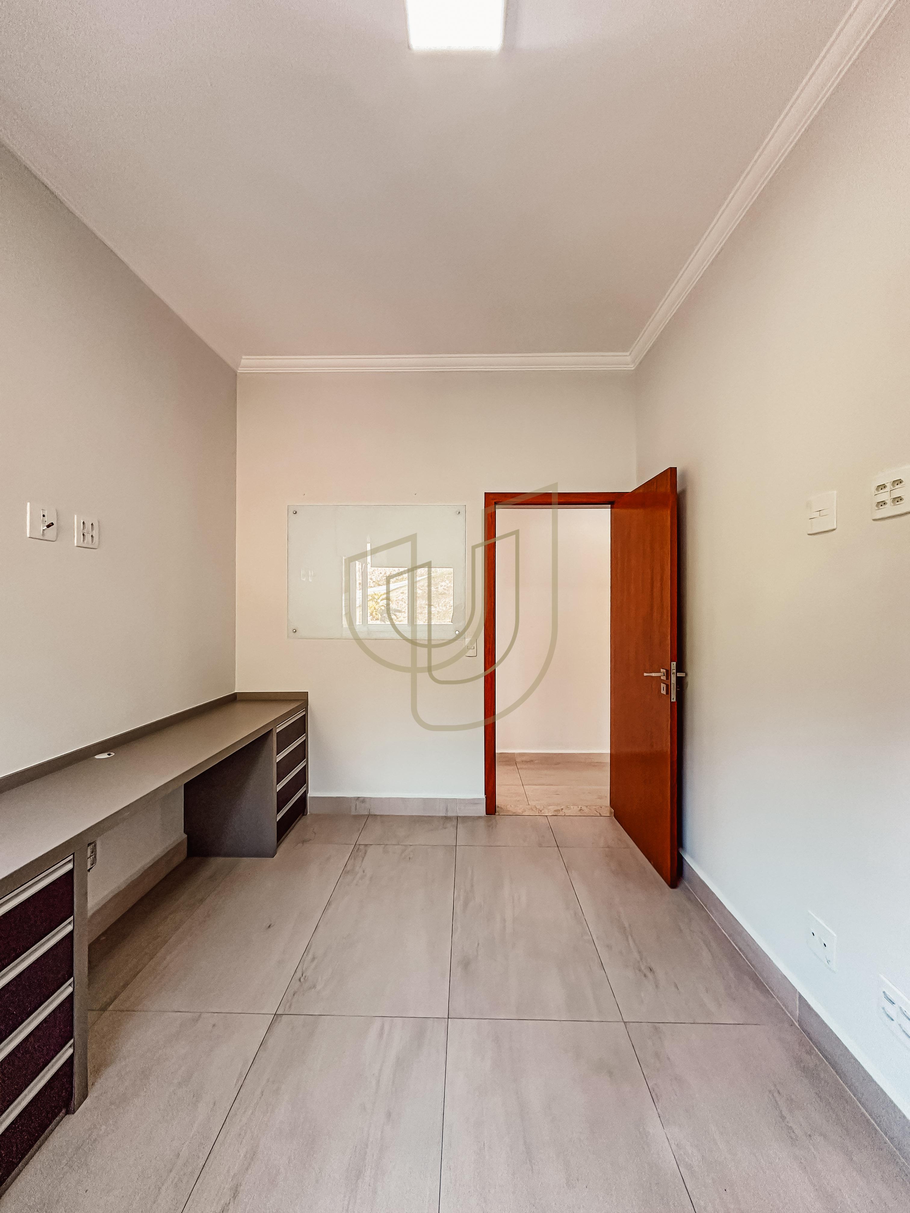 Casa com 3 Su&iacute;tes no Mirante do Vale Rua Sérgio Rodrigues Jacareí - 