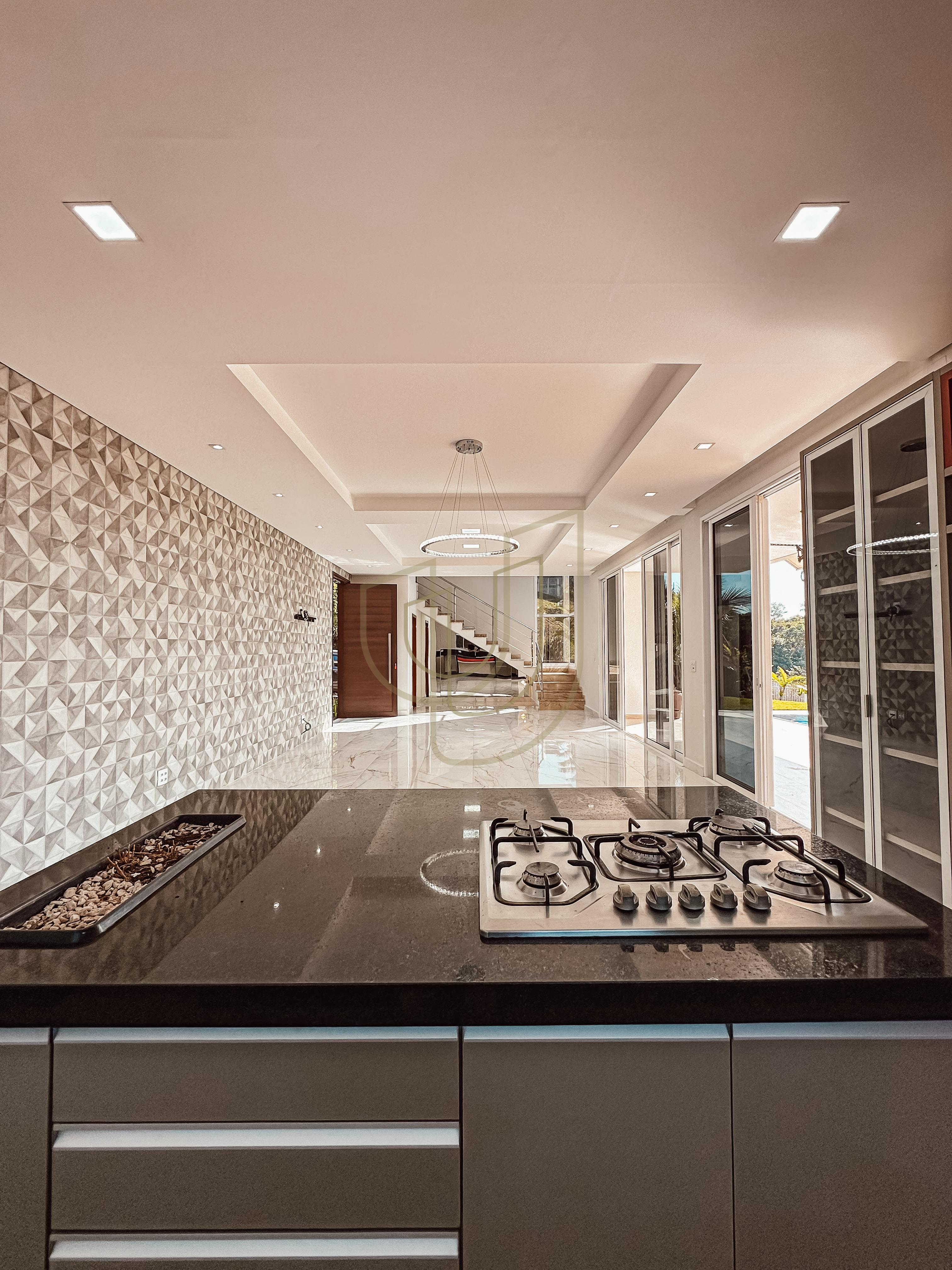 Casa com 3 Su&iacute;tes no Mirante do Vale Rua Sérgio Rodrigues Jacareí - 