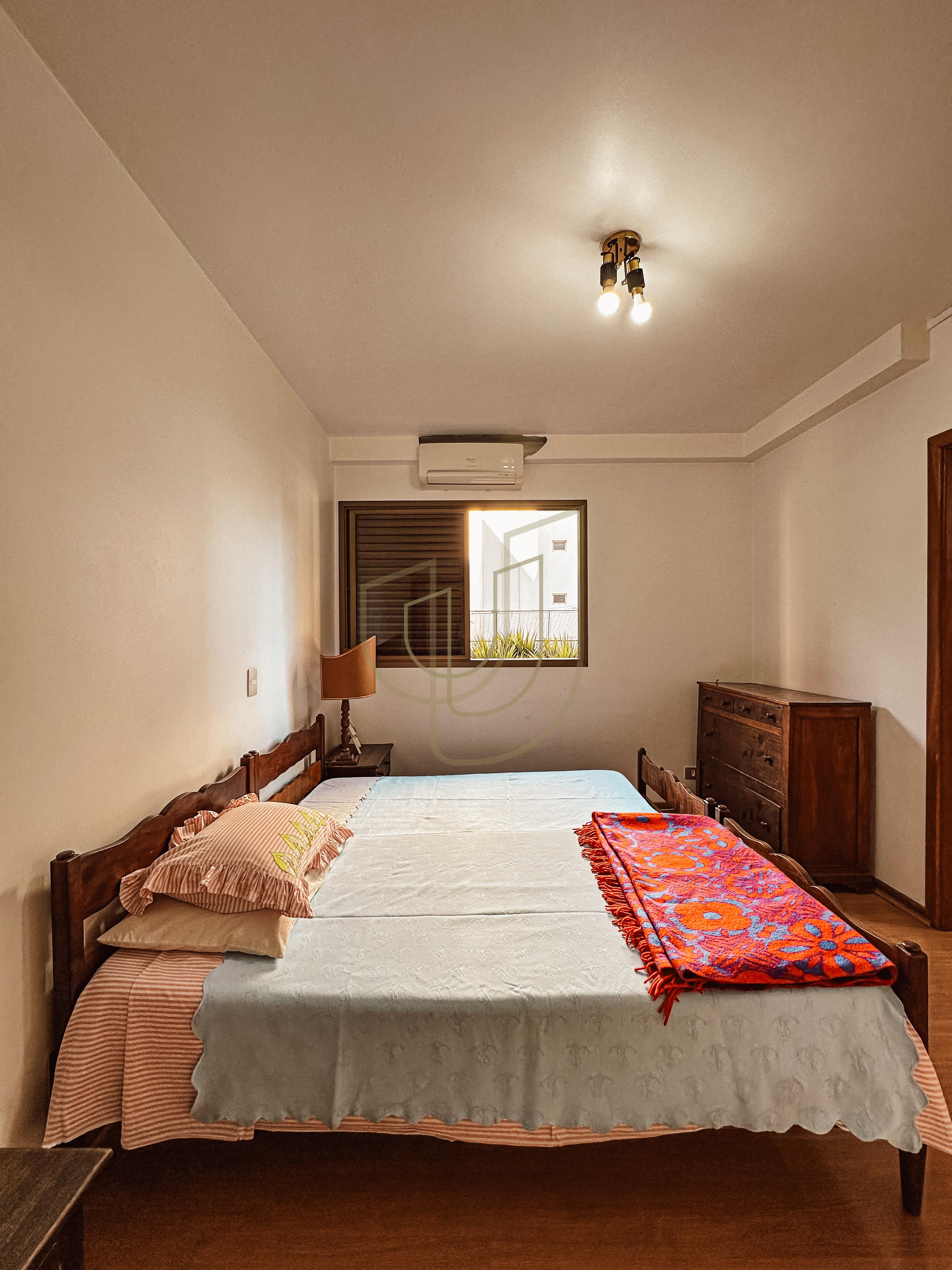 Apartamento com 4 Dormit&oacute;rios no Edif&iacute;cio Toulon Rua Coronel João Cursino São José dos Campos - 