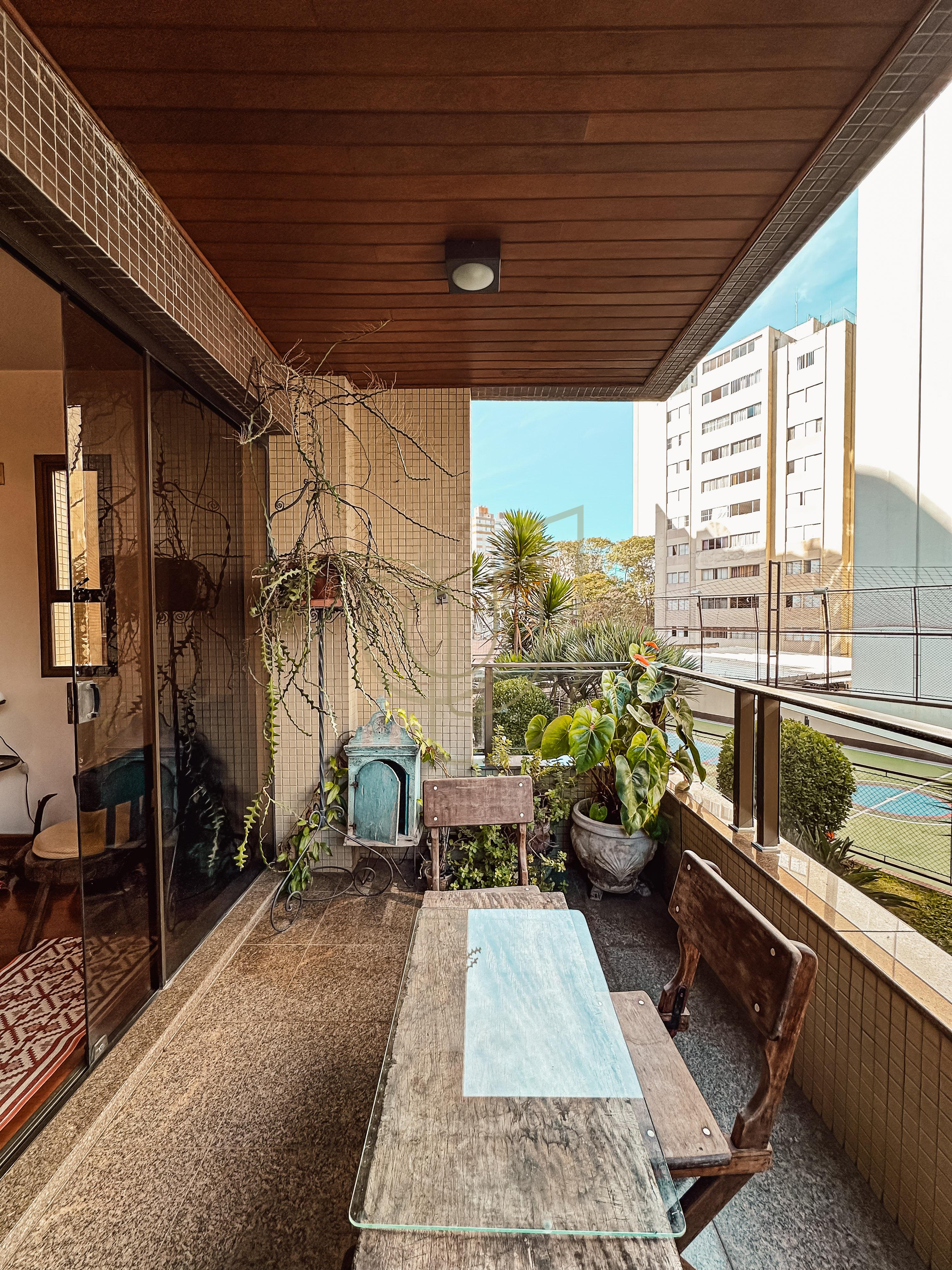 Apartamento com 4 Dormit&oacute;rios no Edif&iacute;cio Toulon Rua Coronel João Cursino São José dos Campos - 