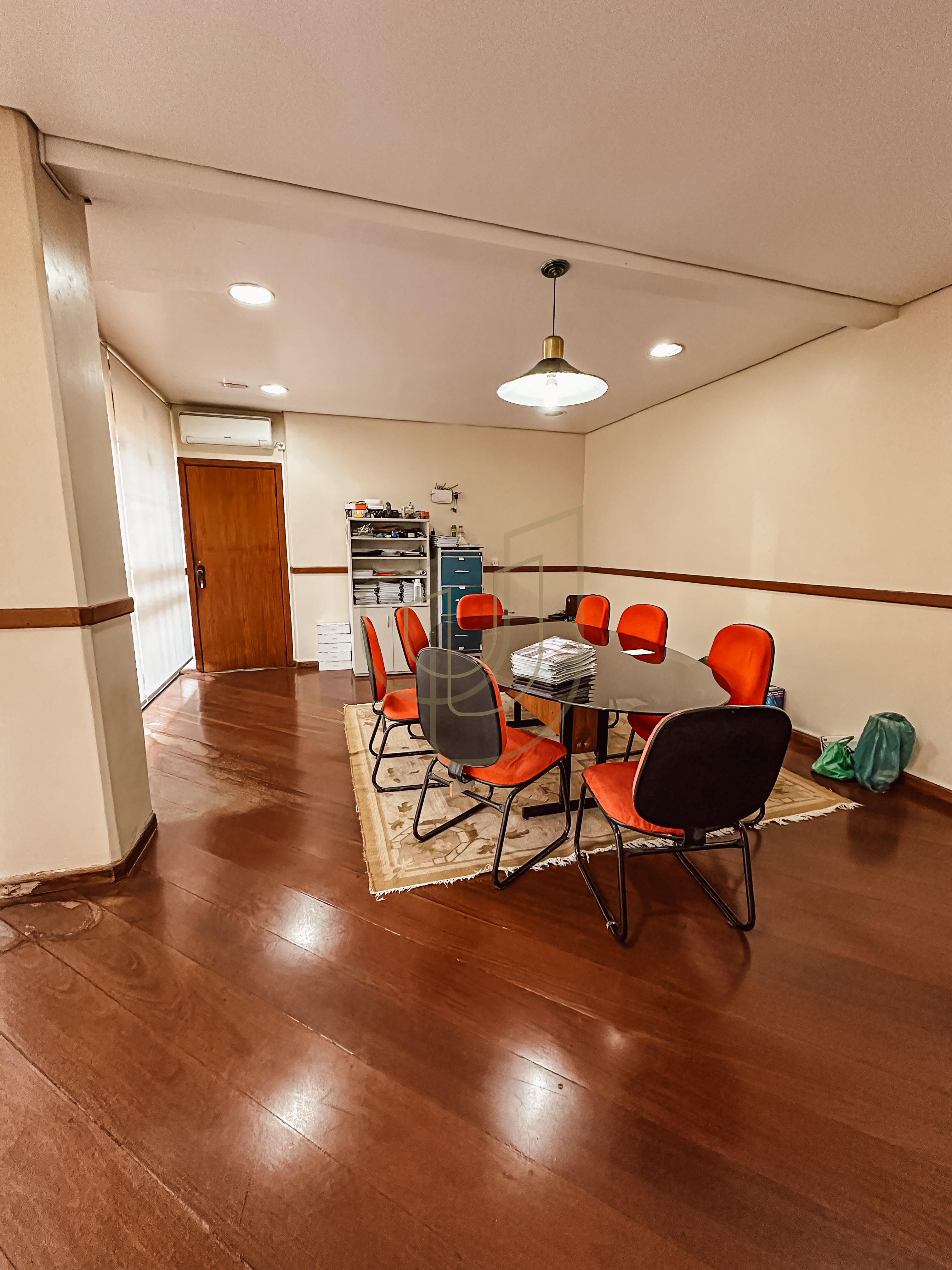 Apartamento com 4 Dormit&oacute;rios no Edif&iacute;cio Toulon Rua Coronel João Cursino São José dos Campos - 