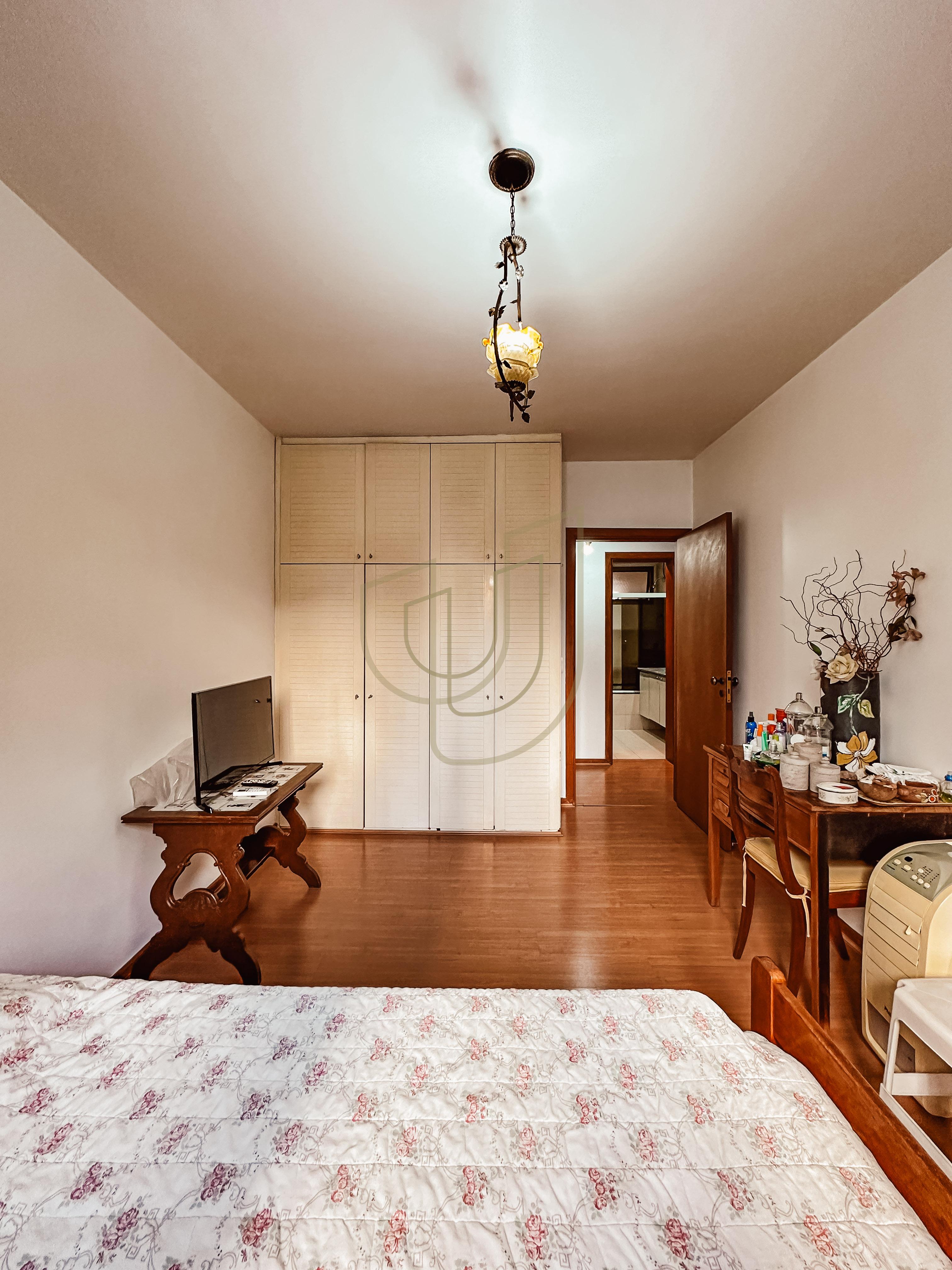 Apartamento com 4 Dormit&oacute;rios no Edif&iacute;cio Toulon Rua Coronel João Cursino São José dos Campos - 