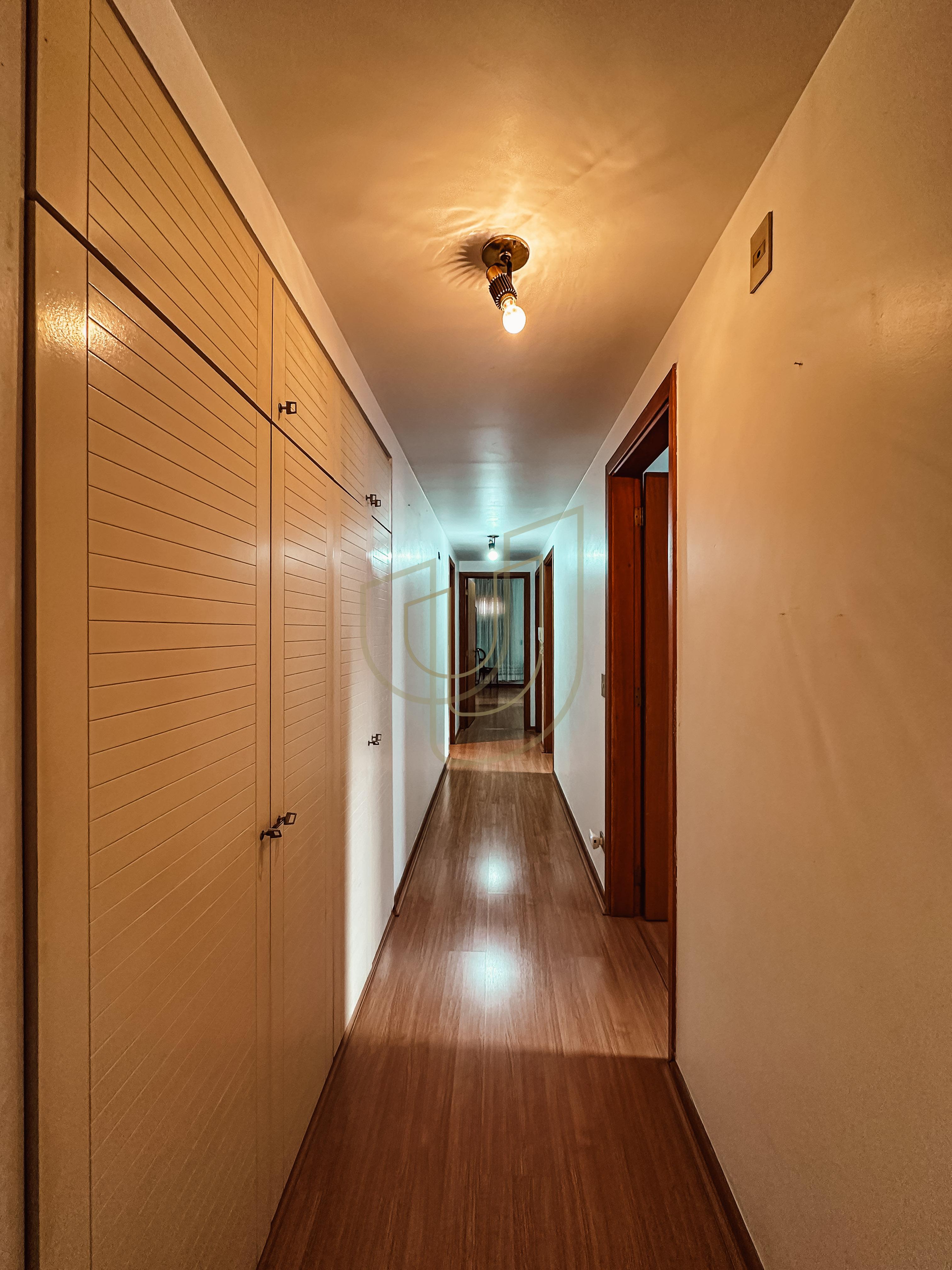 Apartamento com 4 Dormit&oacute;rios no Edif&iacute;cio Toulon Rua Coronel João Cursino São José dos Campos - 