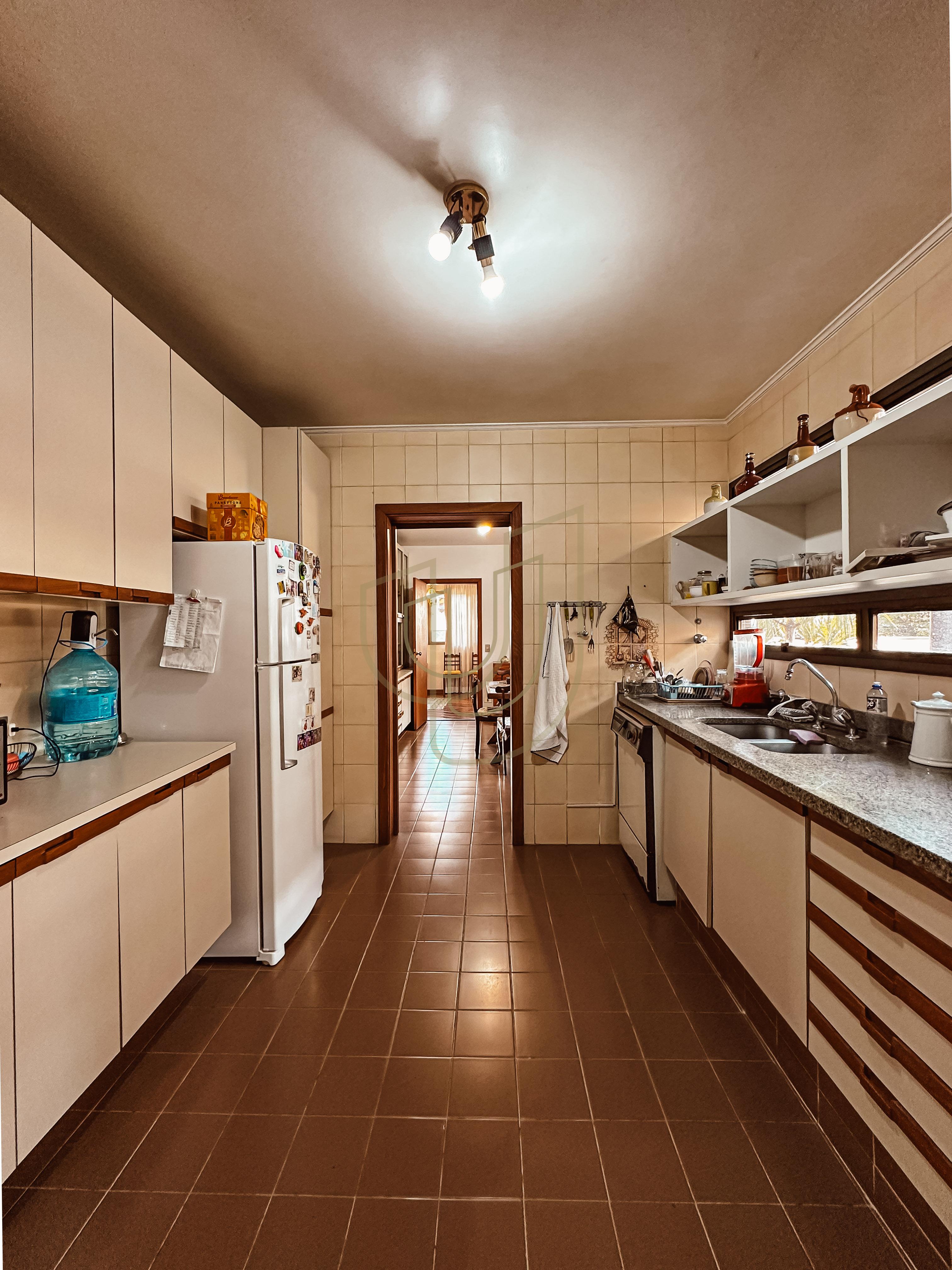 Apartamento com 4 Dormit&oacute;rios no Edif&iacute;cio Toulon Rua Coronel João Cursino São José dos Campos - 