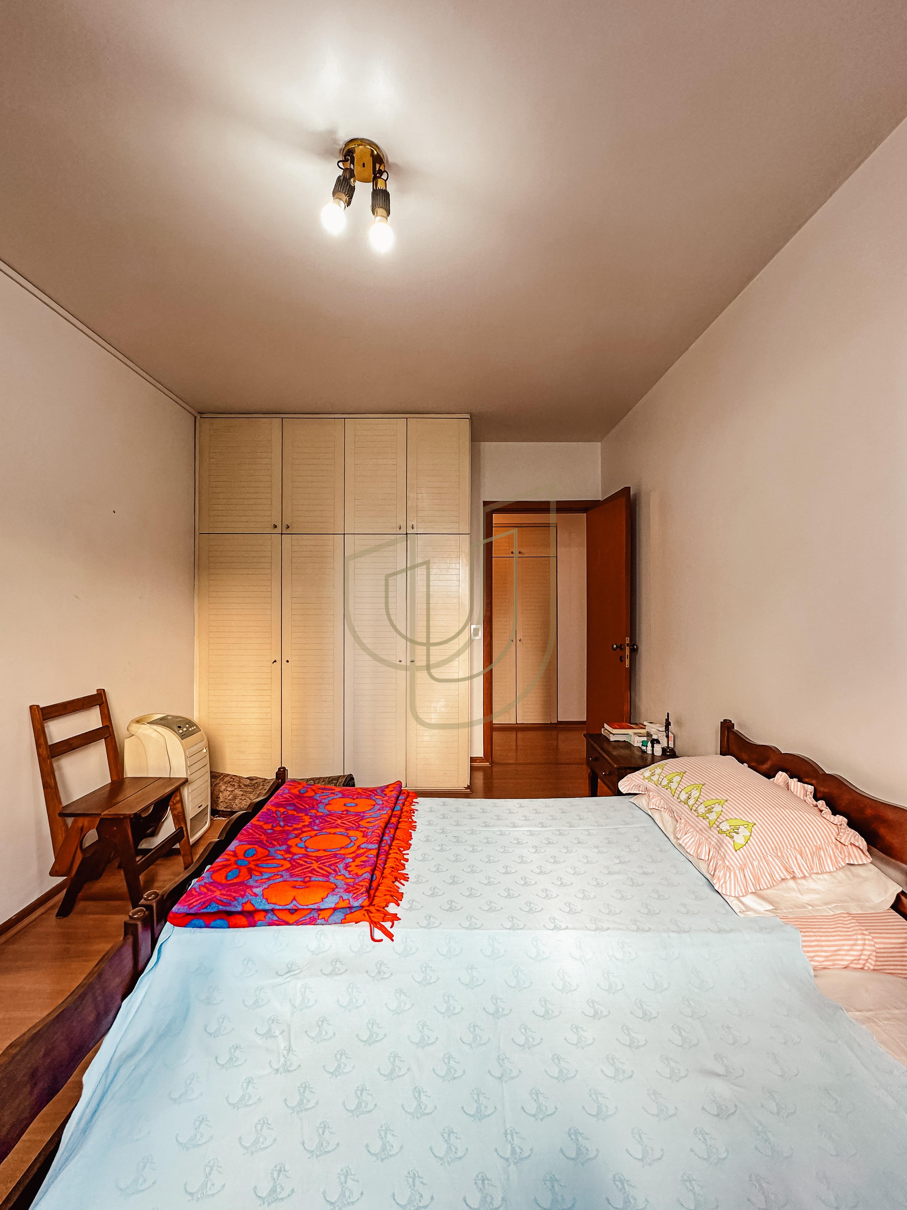 Apartamento com 4 Dormit&oacute;rios no Edif&iacute;cio Toulon Rua Coronel João Cursino São José dos Campos - 