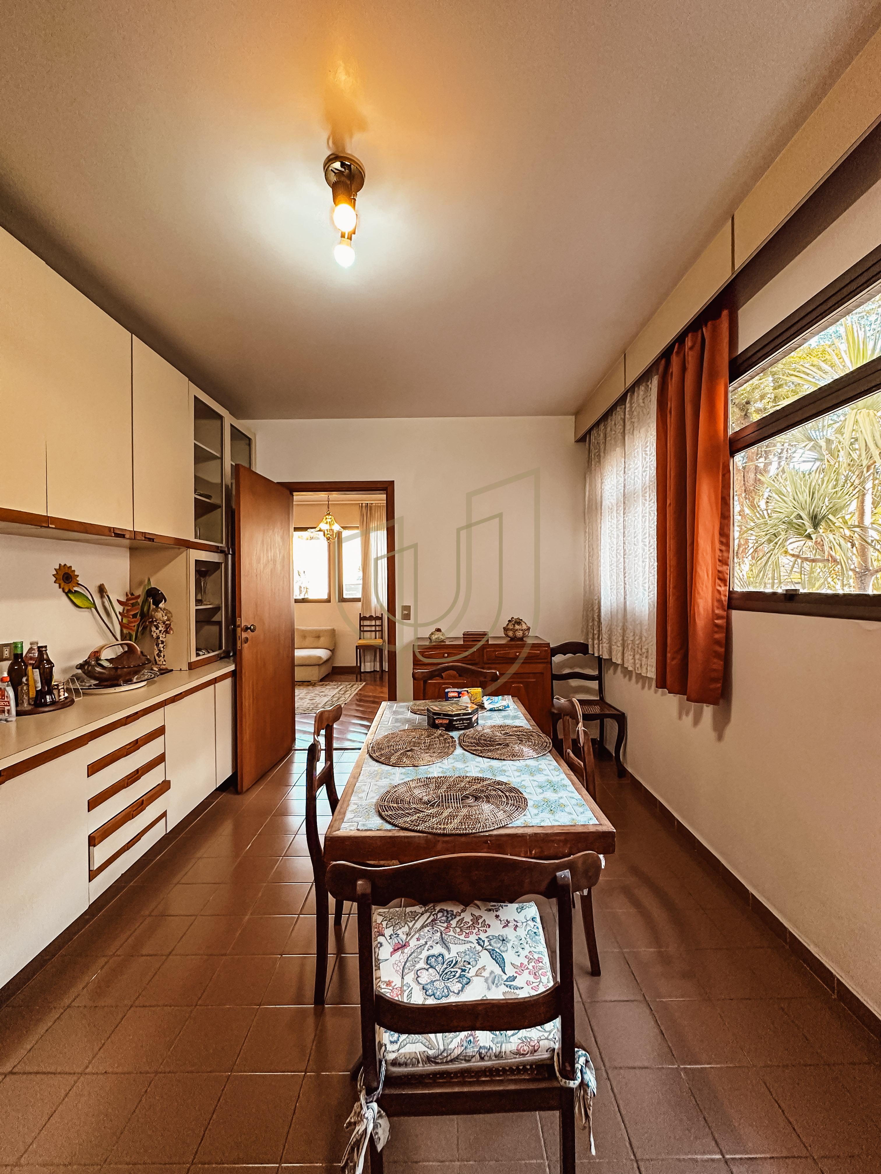 Apartamento com 4 Dormit&oacute;rios no Edif&iacute;cio Toulon Rua Coronel João Cursino São José dos Campos - 