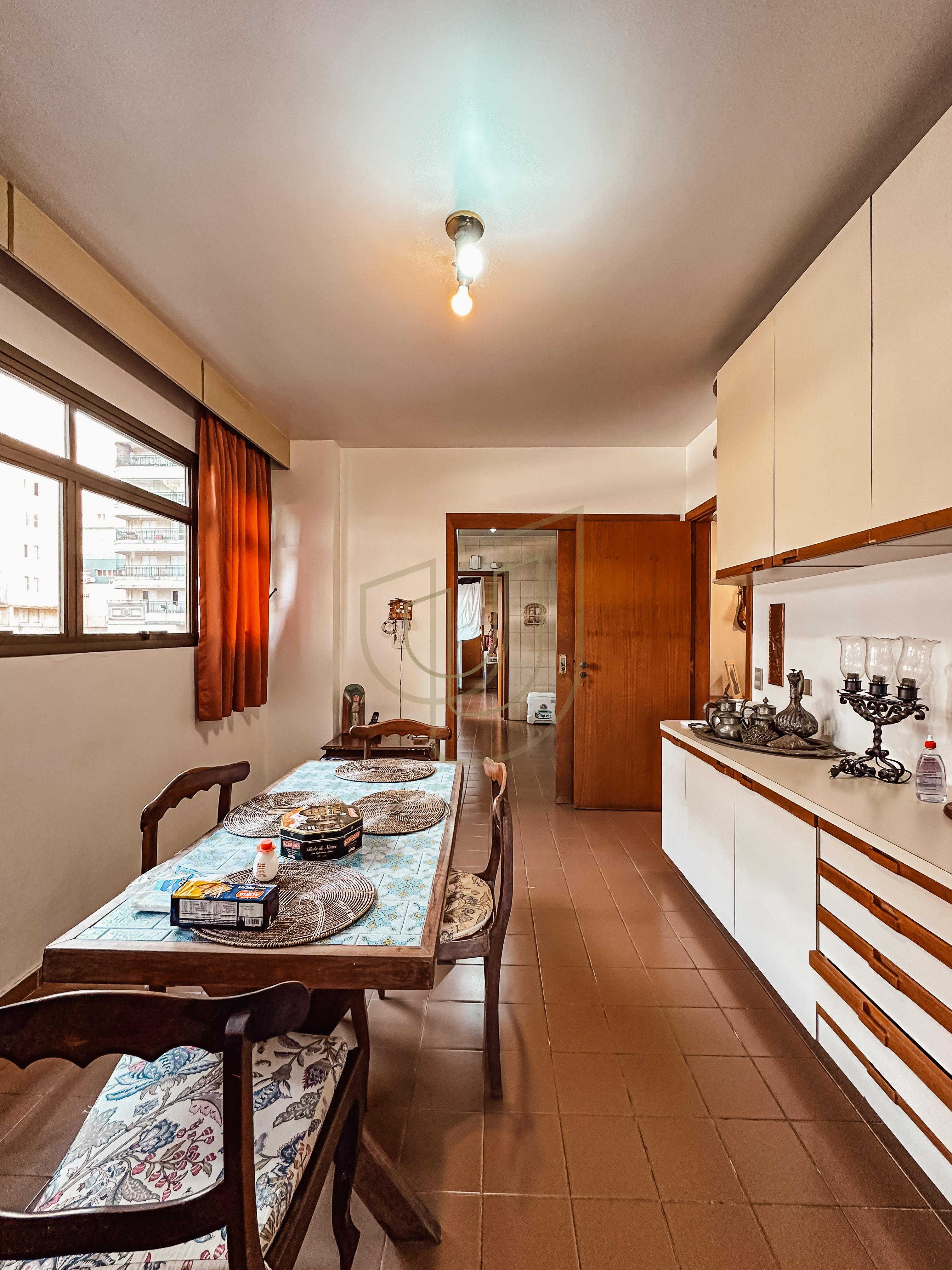 Apartamento com 4 Dormit&oacute;rios no Edif&iacute;cio Toulon Rua Coronel João Cursino São José dos Campos - 