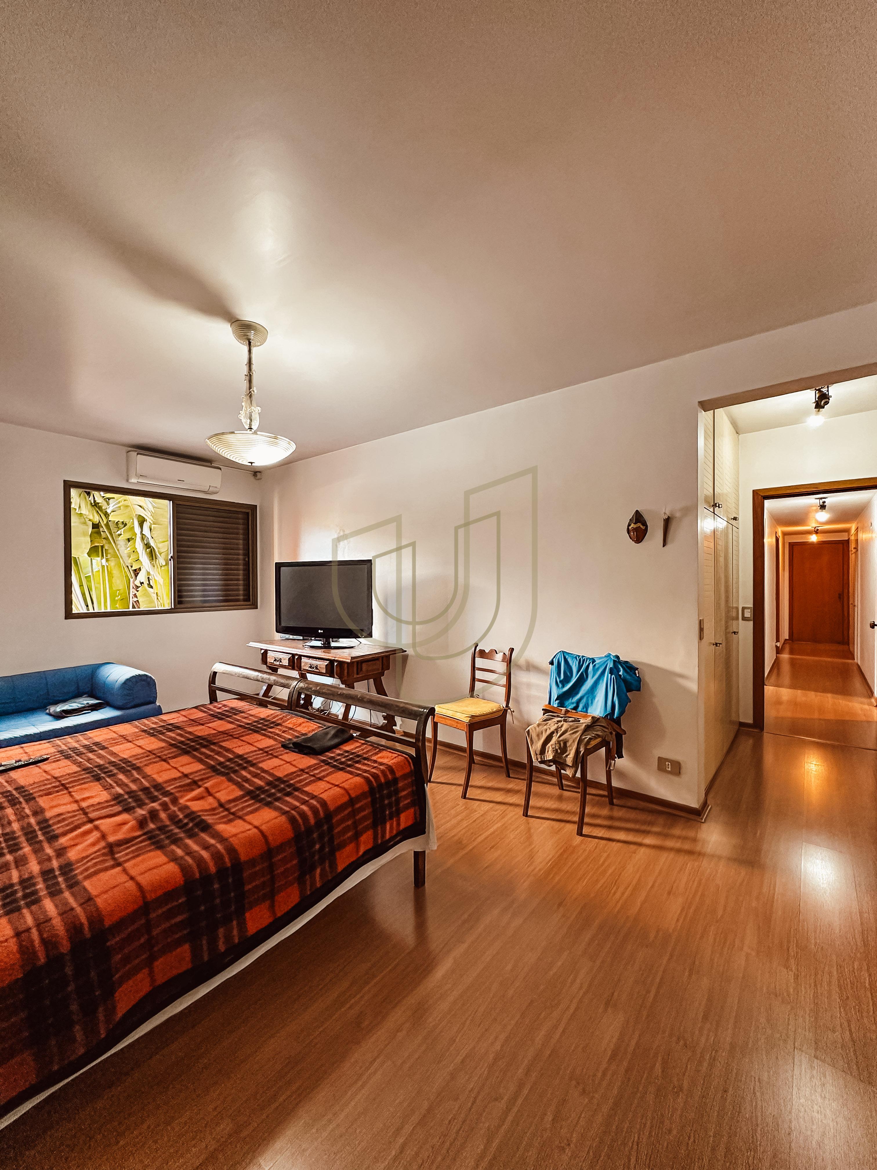 Apartamento com 4 Dormit&oacute;rios no Edif&iacute;cio Toulon Rua Coronel João Cursino São José dos Campos - 