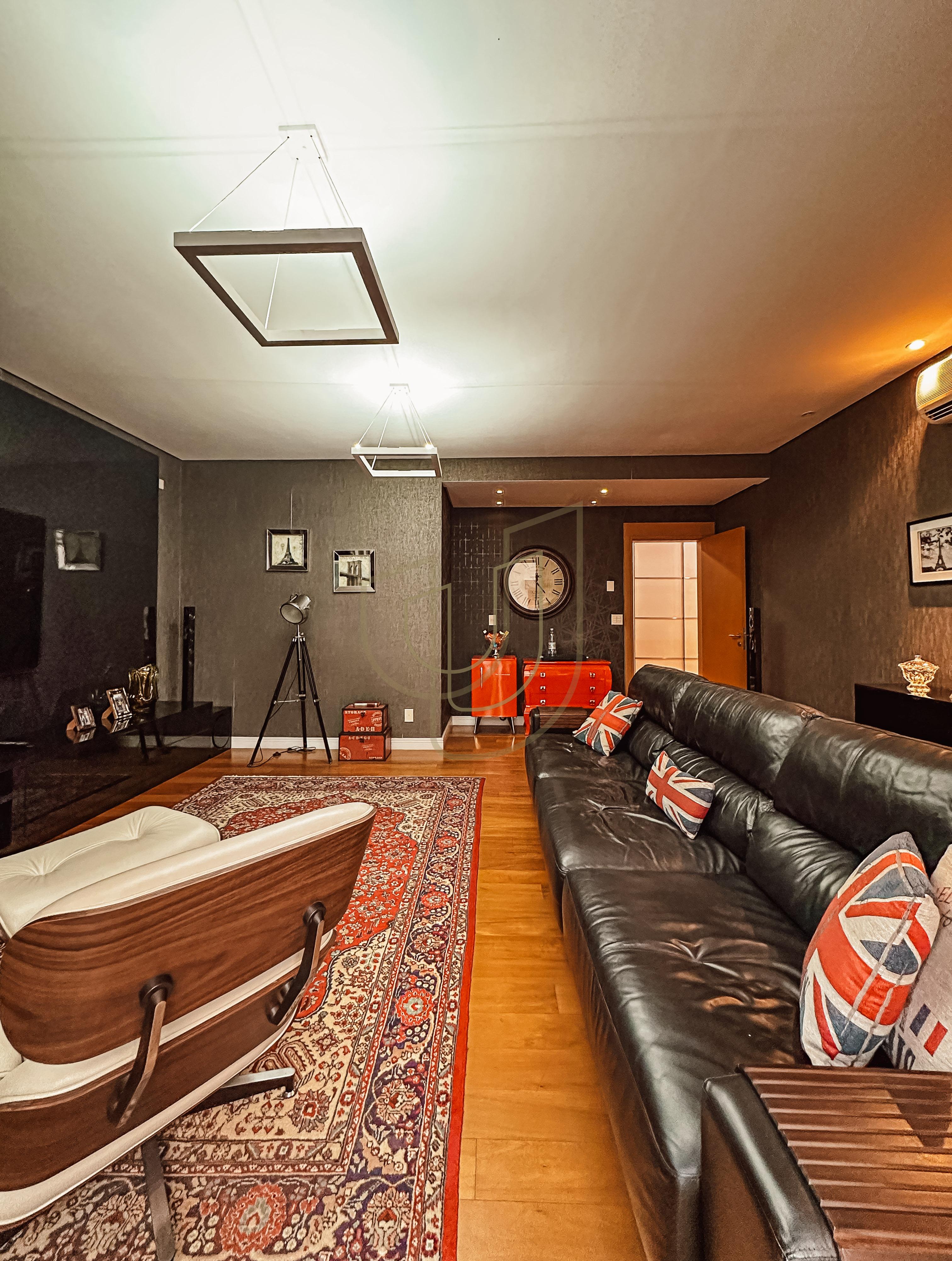 Casa com 5 Su&iacute;tes no Condom&iacute;nio Jardim das Colinas Avenida Major Miguel Naked São José dos Campos - 