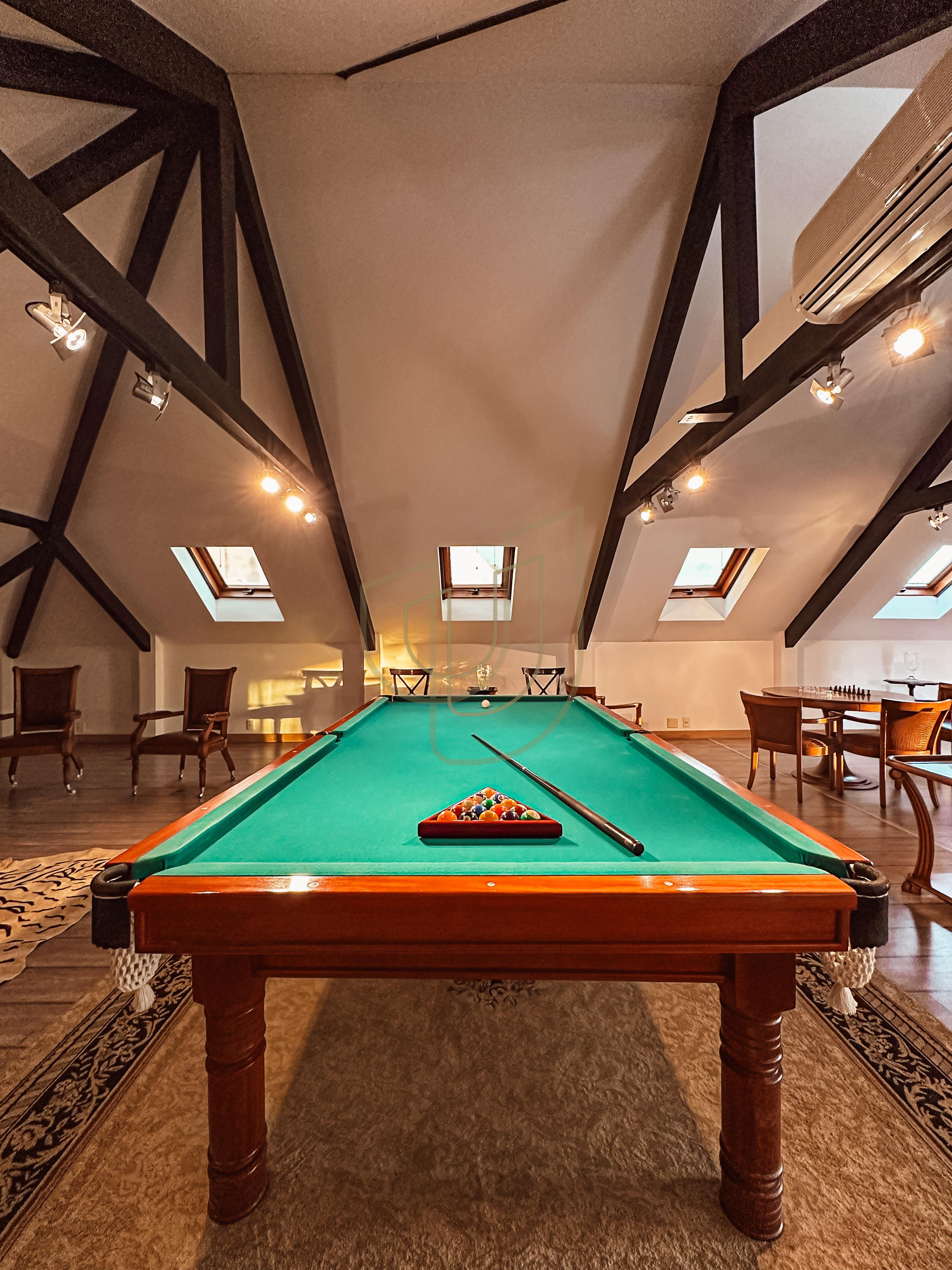 Casa com 5 Su&iacute;tes no Condom&iacute;nio Jardim das Colinas Avenida Major Miguel Naked São José dos Campos - 