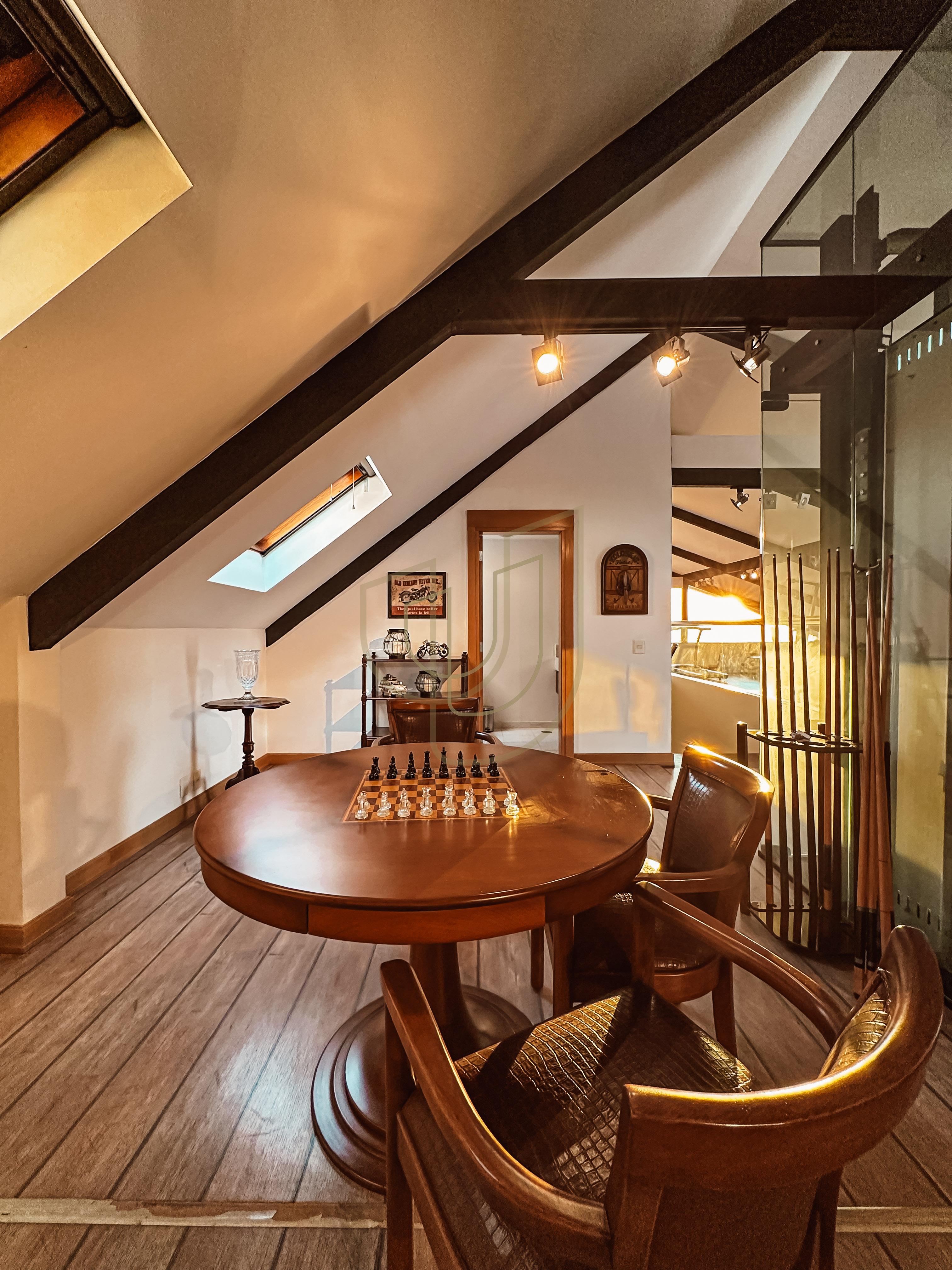 Casa com 5 Su&iacute;tes no Condom&iacute;nio Jardim das Colinas Avenida Major Miguel Naked São José dos Campos - 