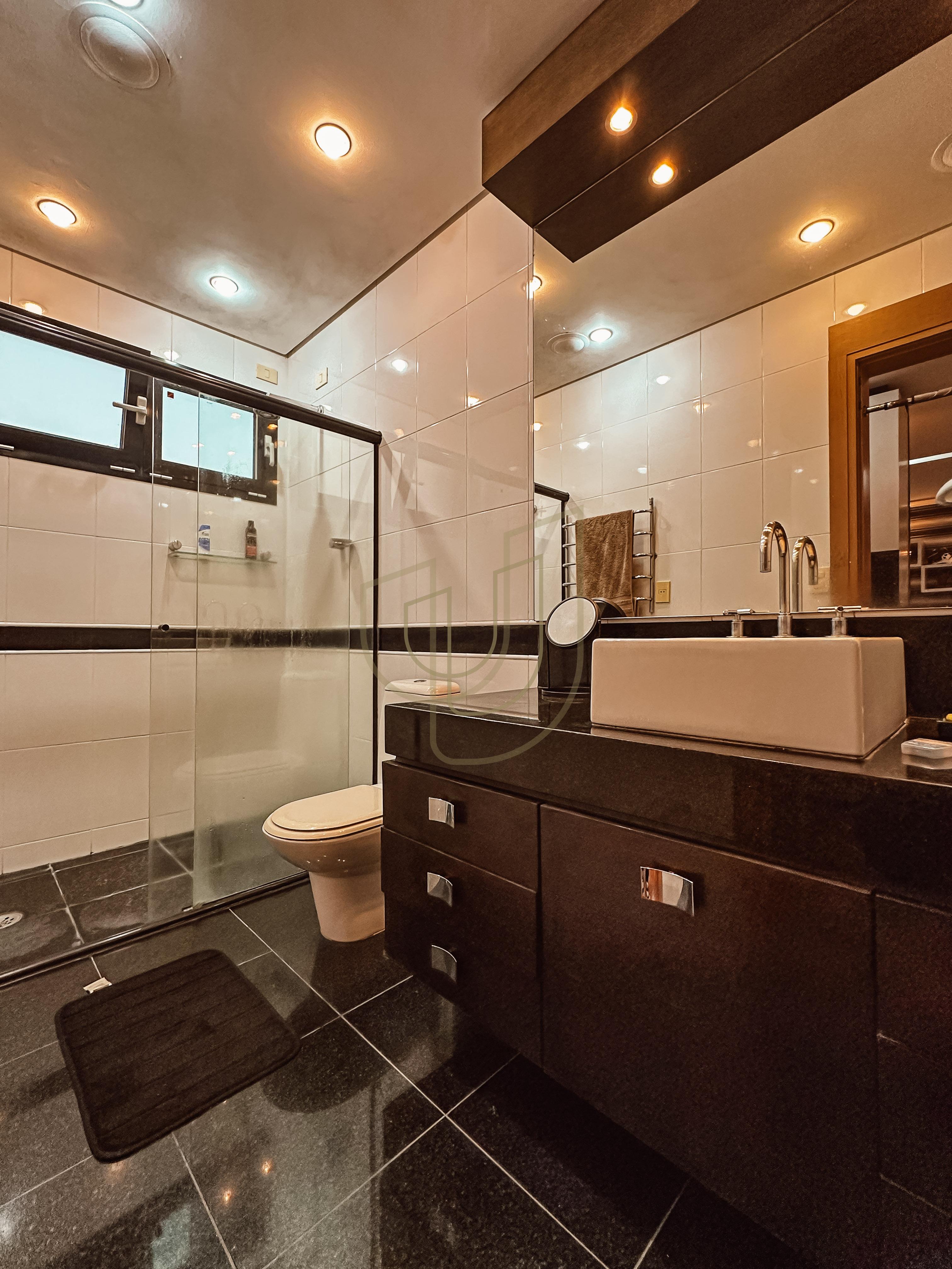 Casa com 5 Su&iacute;tes no Condom&iacute;nio Jardim das Colinas Avenida Major Miguel Naked São José dos Campos - 