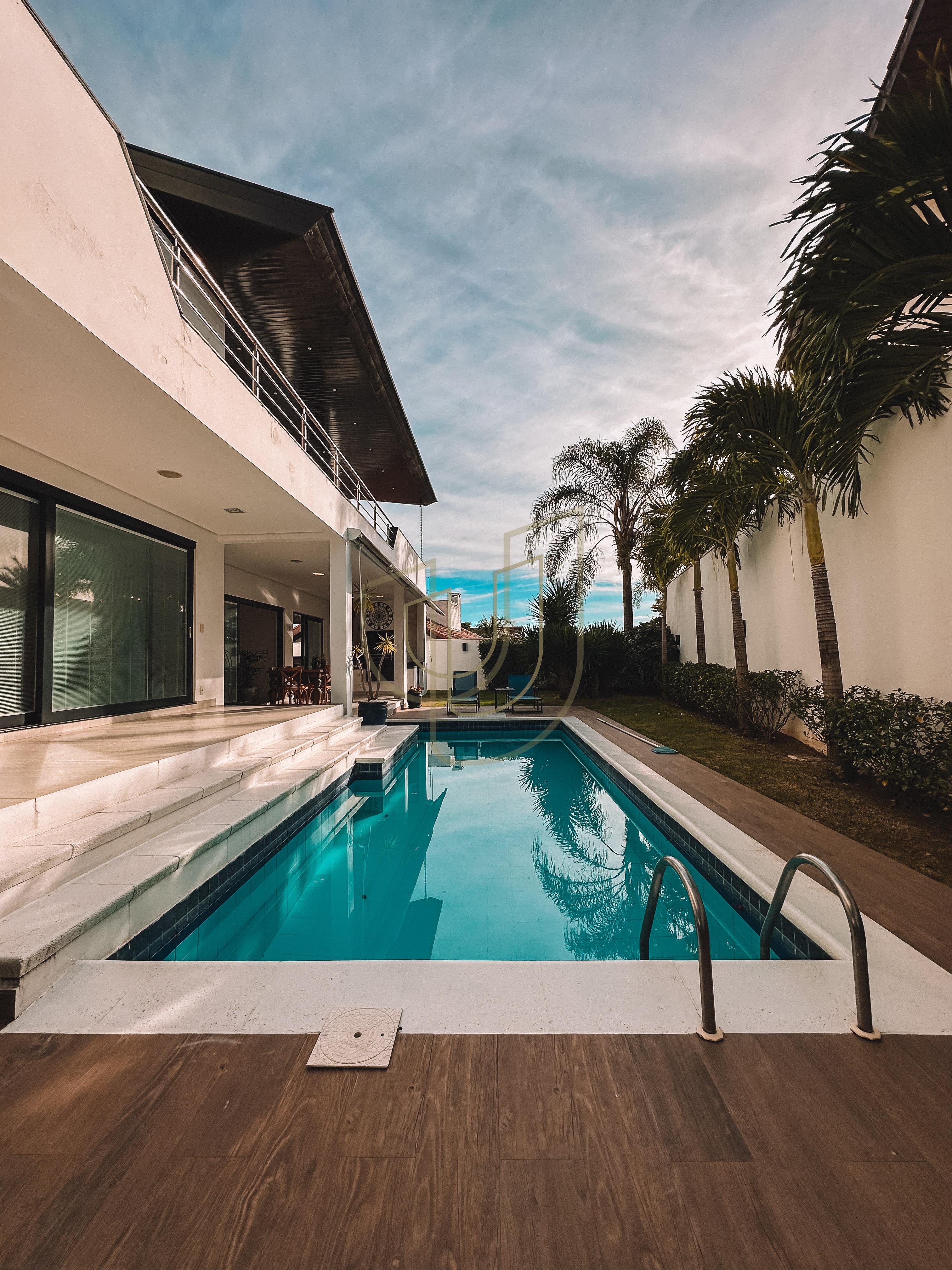 Casa com 5 Su&iacute;tes no Condom&iacute;nio Jardim das Colinas Avenida Major Miguel Naked São José dos Campos - 