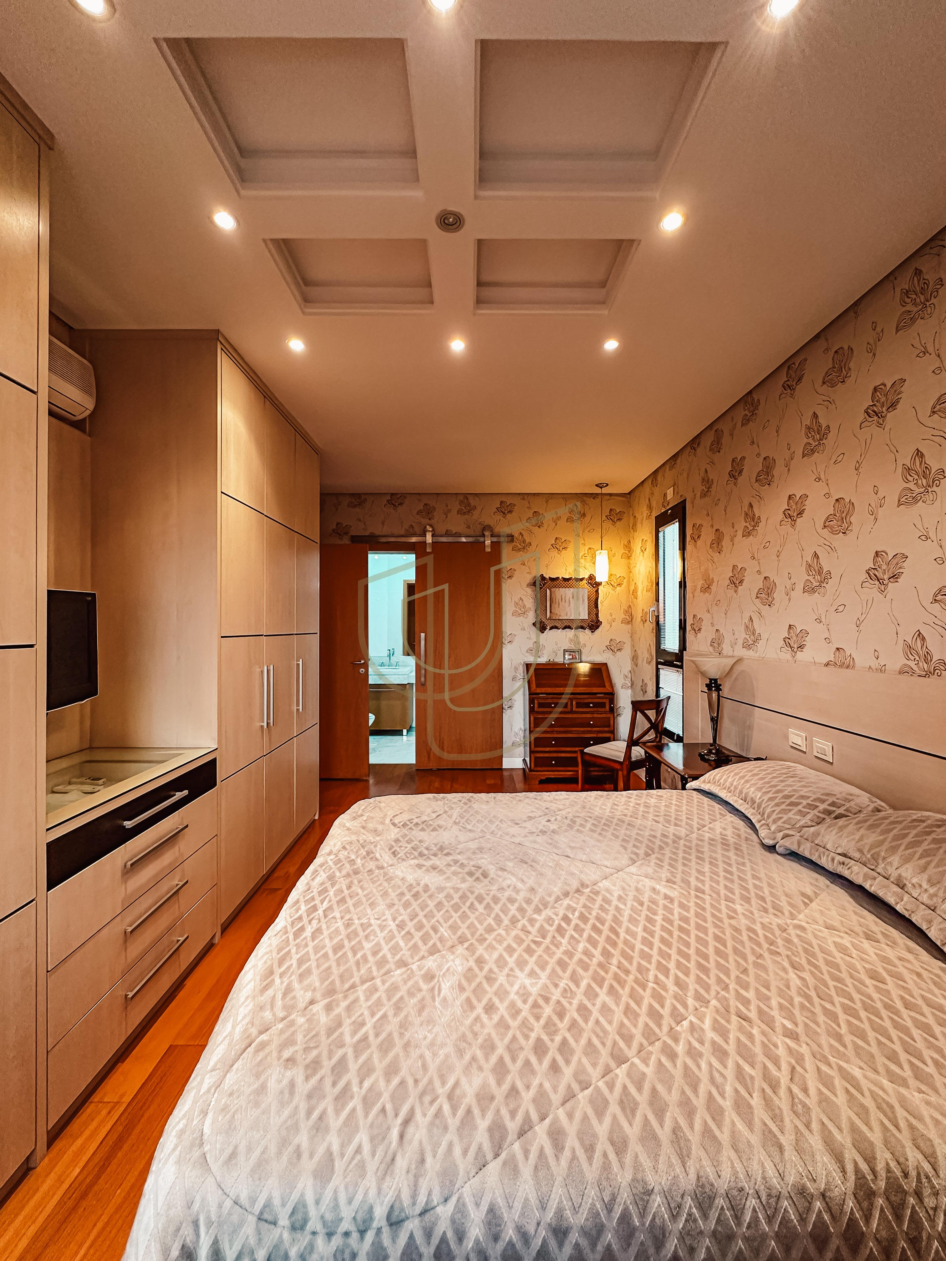 Casa com 5 Su&iacute;tes no Condom&iacute;nio Jardim das Colinas Avenida Major Miguel Naked São José dos Campos - 